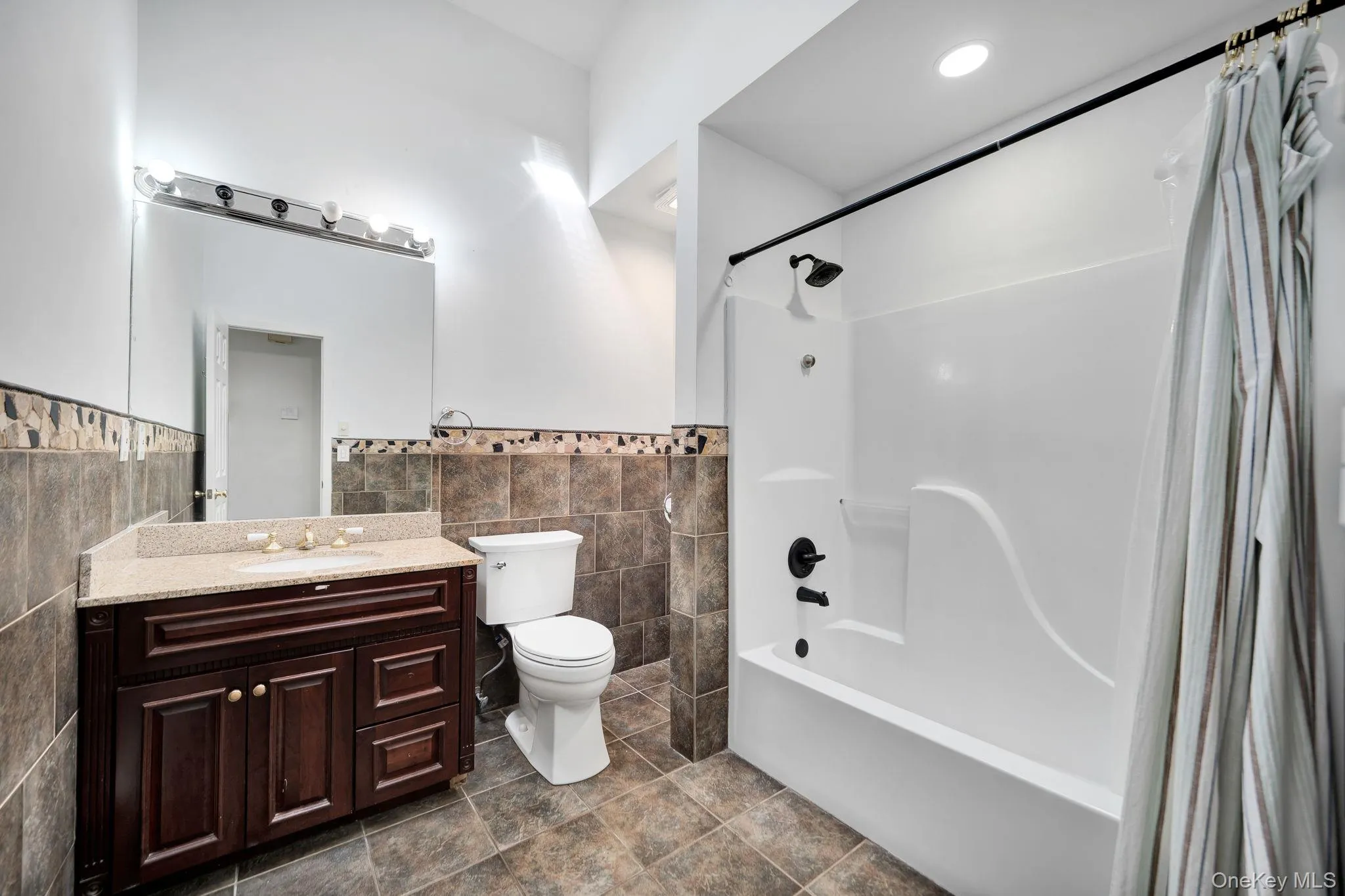 75 Whiskey Road, Brookhaven, NY, 4 Bedrooms Bedrooms, 8 Rooms Rooms,4 BathroomsBathrooms,Residential,For Rent,Whiskey,0,1053239 75 Whiskey Road, Brookhaven, NY, 4 Bedrooms Bedrooms, 8 Rooms Rooms,4 BathroomsBathrooms,Residential,For Rent,Whiskey,0,1053239