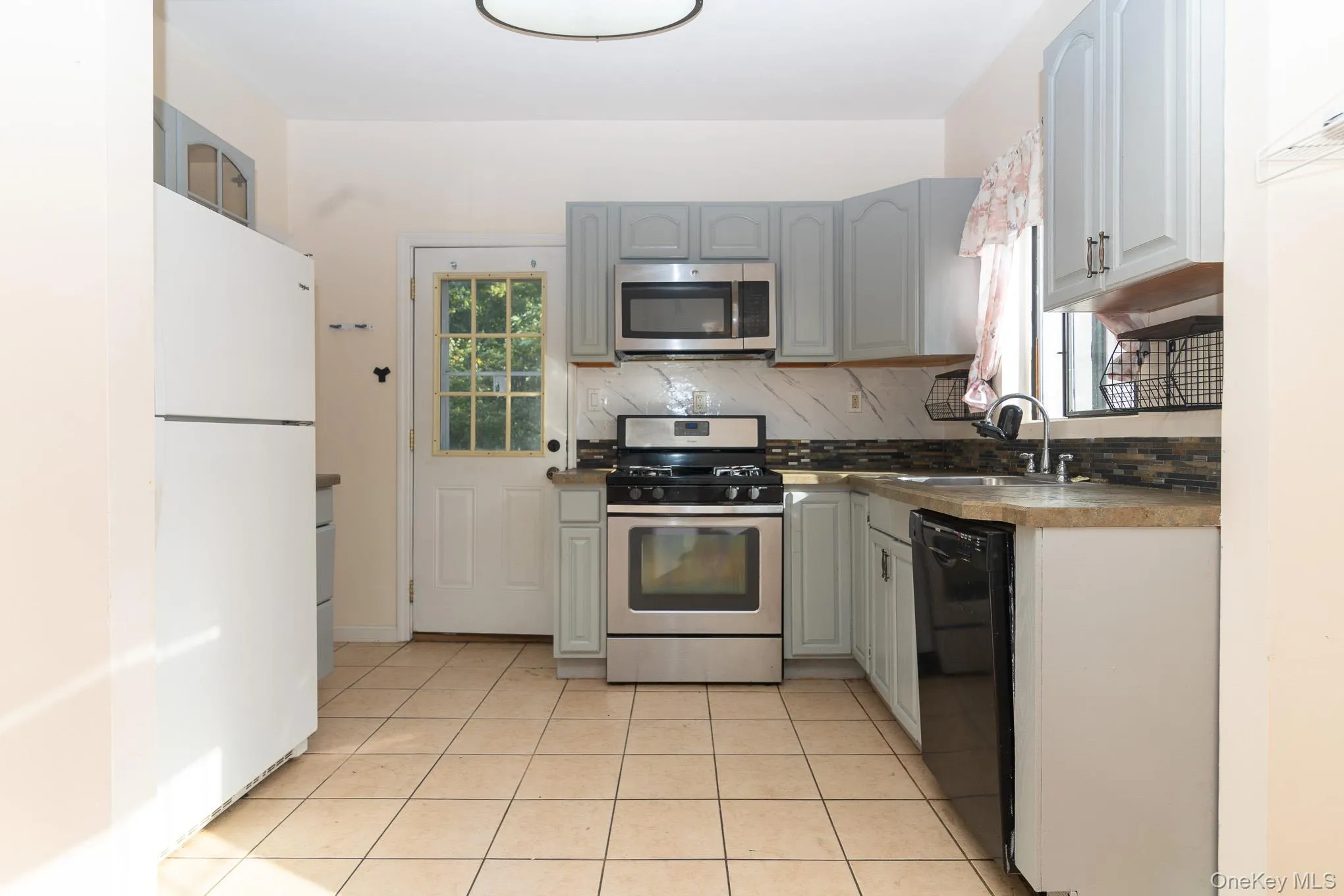 102 Sproat Street, Middletown, NY, 2 Bedrooms Bedrooms, 5 Rooms Rooms,1 BathroomBathrooms,Residential,For Rent,Sproat,0,1053243 102 Sproat Street, Middletown, NY, 2 Bedrooms Bedrooms, 5 Rooms Rooms,1 BathroomBathrooms,Residential,For Rent,Sproat,0,1053243