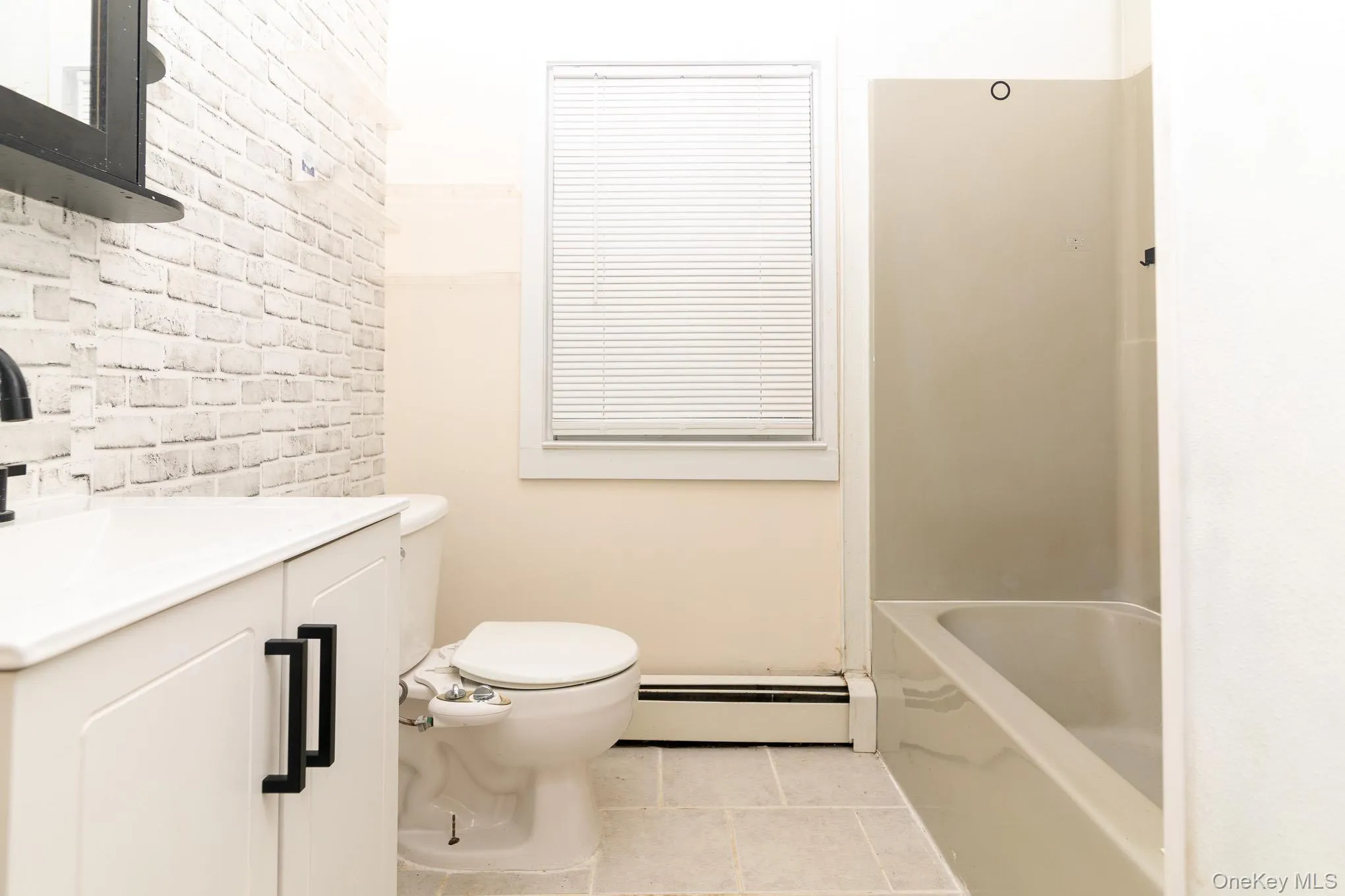 102 Sproat Street, Middletown, NY, 2 Bedrooms Bedrooms, 5 Rooms Rooms,1 BathroomBathrooms,Residential,For Rent,Sproat,0,1053243 102 Sproat Street, Middletown, NY, 2 Bedrooms Bedrooms, 5 Rooms Rooms,1 BathroomBathrooms,Residential,For Rent,Sproat,0,1053243