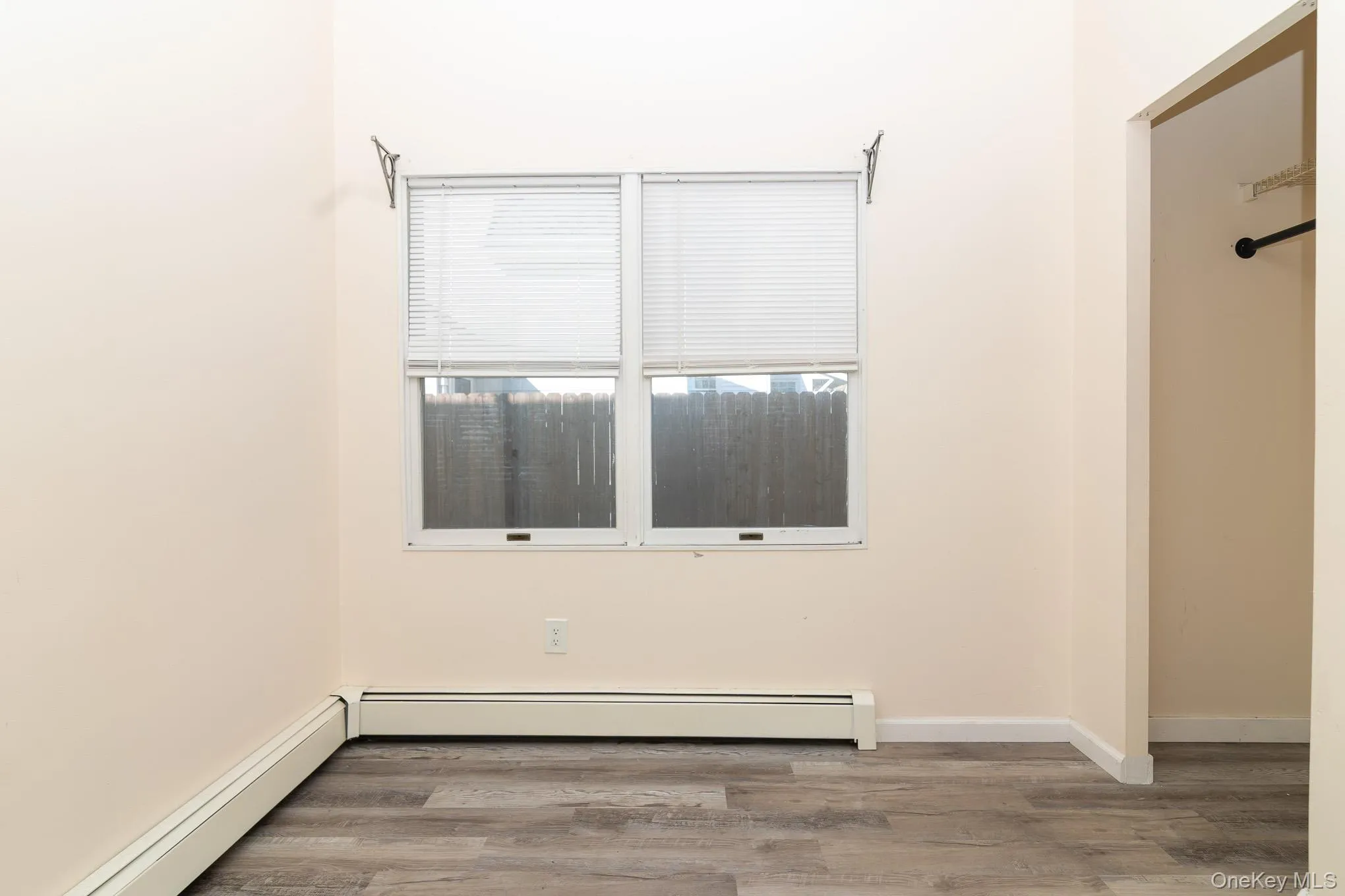 102 Sproat Street, Middletown, NY, 2 Bedrooms Bedrooms, 5 Rooms Rooms,1 BathroomBathrooms,Residential,For Rent,Sproat,0,1053243 102 Sproat Street, Middletown, NY, 2 Bedrooms Bedrooms, 5 Rooms Rooms,1 BathroomBathrooms,Residential,For Rent,Sproat,0,1053243