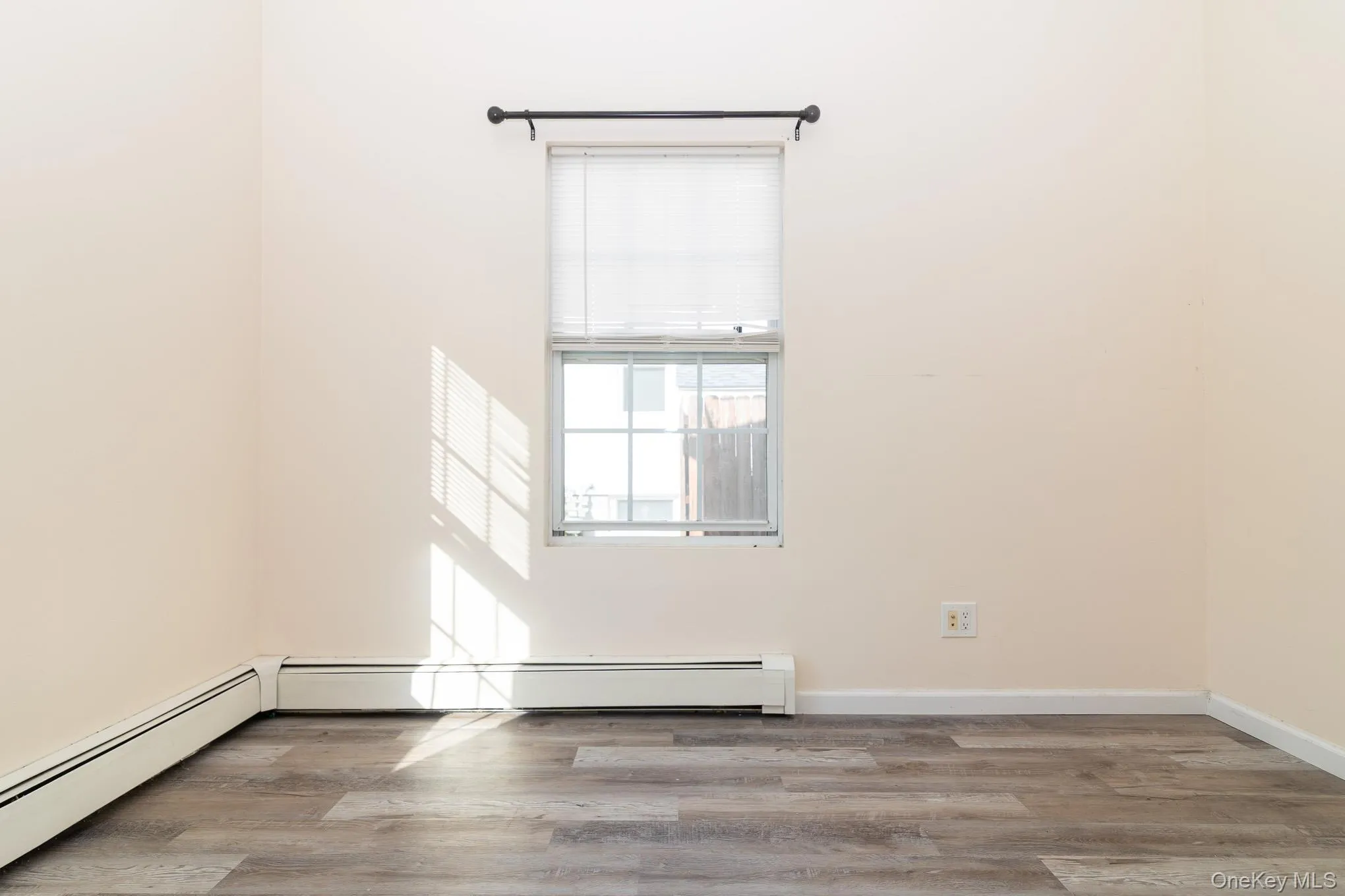 102 Sproat Street, Middletown, NY, 2 Bedrooms Bedrooms, 5 Rooms Rooms,1 BathroomBathrooms,Residential,For Rent,Sproat,0,1053243 102 Sproat Street, Middletown, NY, 2 Bedrooms Bedrooms, 5 Rooms Rooms,1 BathroomBathrooms,Residential,For Rent,Sproat,0,1053243