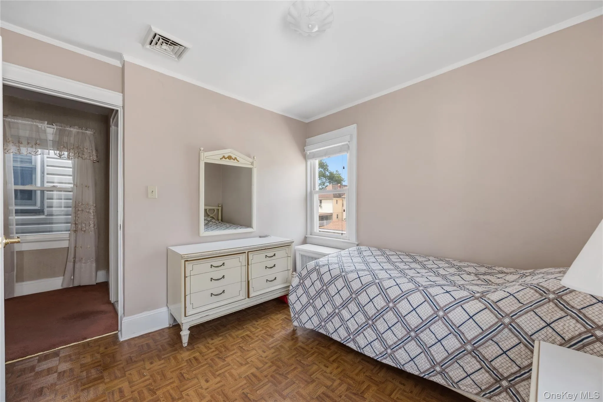 1659 Lurting Avenue, New York, NY, 3 Bedrooms Bedrooms, 8 Rooms Rooms,2 BathroomsBathrooms,Residential,For Rent,Lurting,0,1053247 1659 Lurting Avenue, New York, NY, 3 Bedrooms Bedrooms, 8 Rooms Rooms,2 BathroomsBathrooms,Residential,For Rent,Lurting,0,1053247