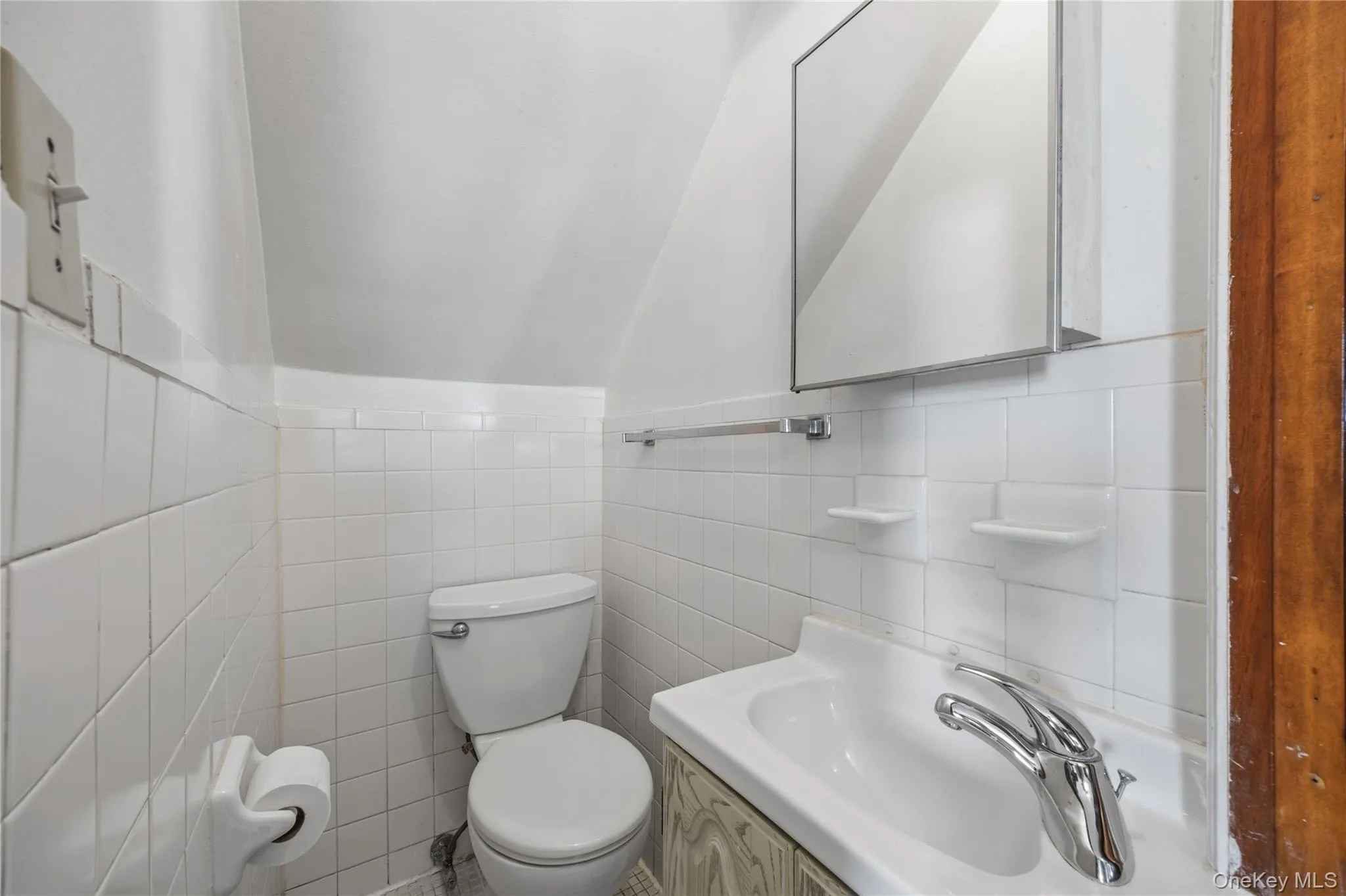 1659 Lurting Avenue, New York, NY, 3 Bedrooms Bedrooms, 8 Rooms Rooms,2 BathroomsBathrooms,Residential,For Rent,Lurting,0,1053247 1659 Lurting Avenue, New York, NY, 3 Bedrooms Bedrooms, 8 Rooms Rooms,2 BathroomsBathrooms,Residential,For Rent,Lurting,0,1053247