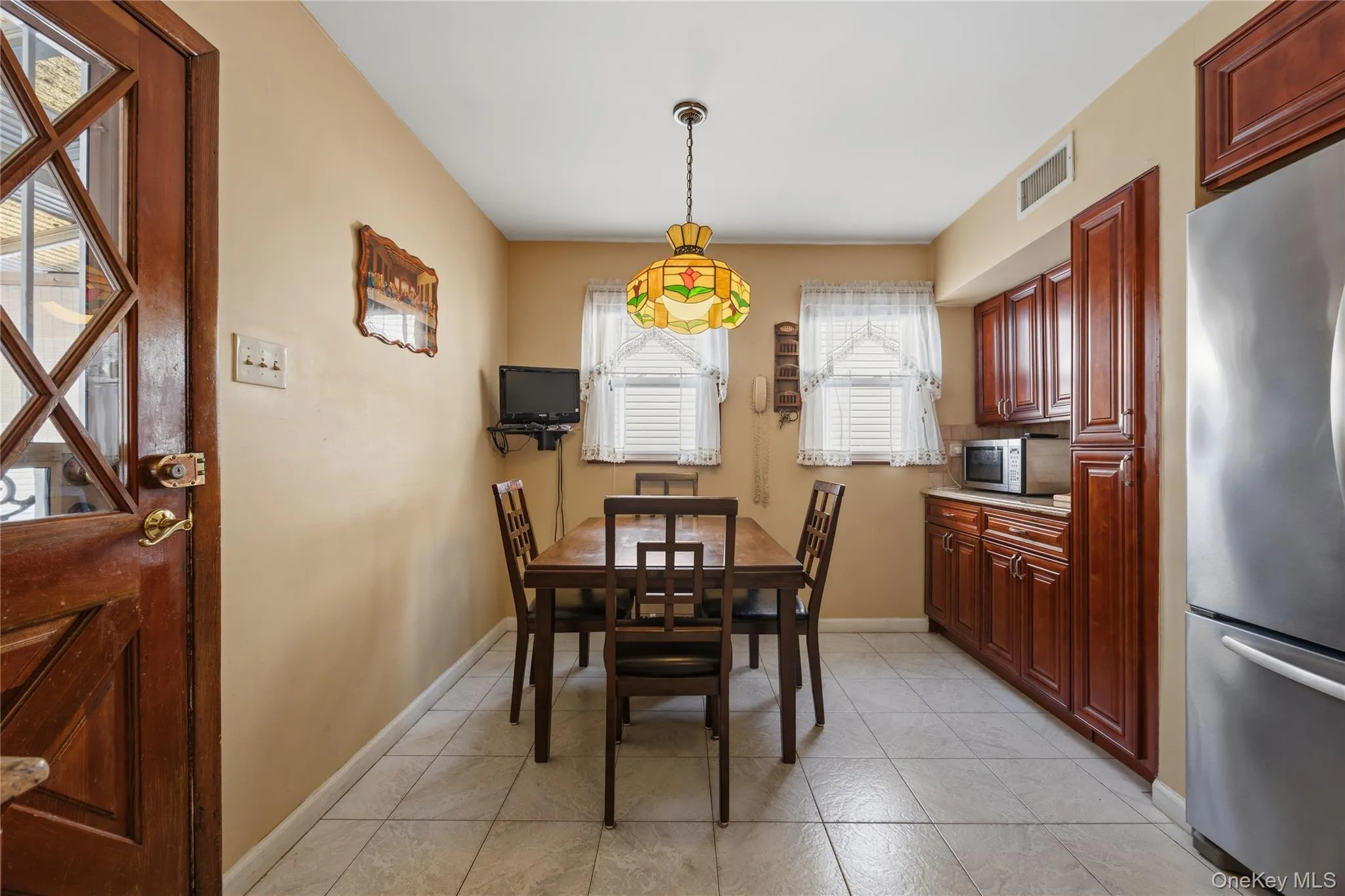 1659 Lurting Avenue, New York, NY, 3 Bedrooms Bedrooms, 8 Rooms Rooms,2 BathroomsBathrooms,Residential,For Rent,Lurting,0,1053247 1659 Lurting Avenue, New York, NY, 3 Bedrooms Bedrooms, 8 Rooms Rooms,2 BathroomsBathrooms,Residential,For Rent,Lurting,0,1053247