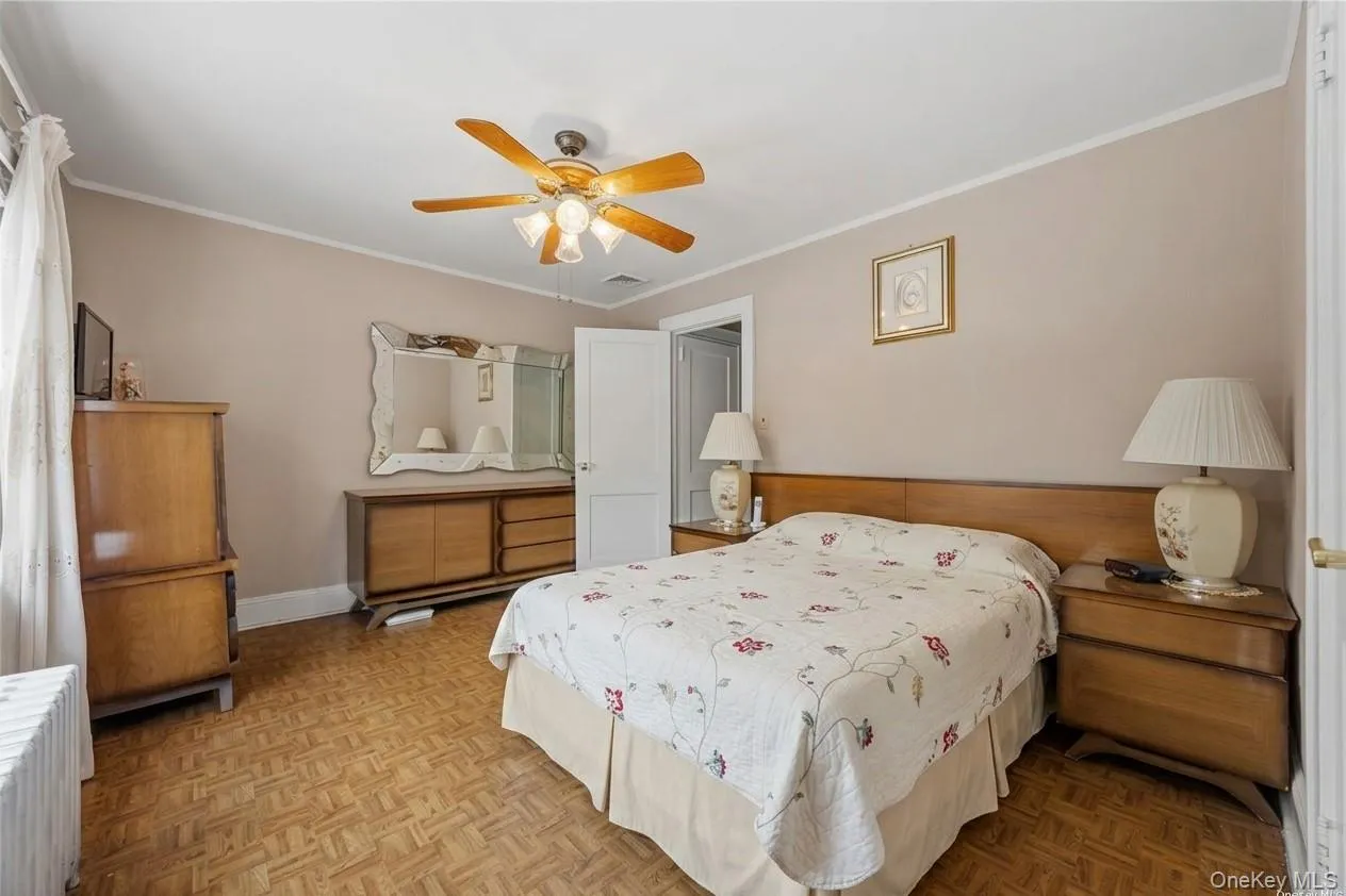 1659 Lurting Avenue, New York, NY, 3 Bedrooms Bedrooms, 8 Rooms Rooms,2 BathroomsBathrooms,Residential,For Rent,Lurting,0,1053247 1659 Lurting Avenue, New York, NY, 3 Bedrooms Bedrooms, 8 Rooms Rooms,2 BathroomsBathrooms,Residential,For Rent,Lurting,0,1053247