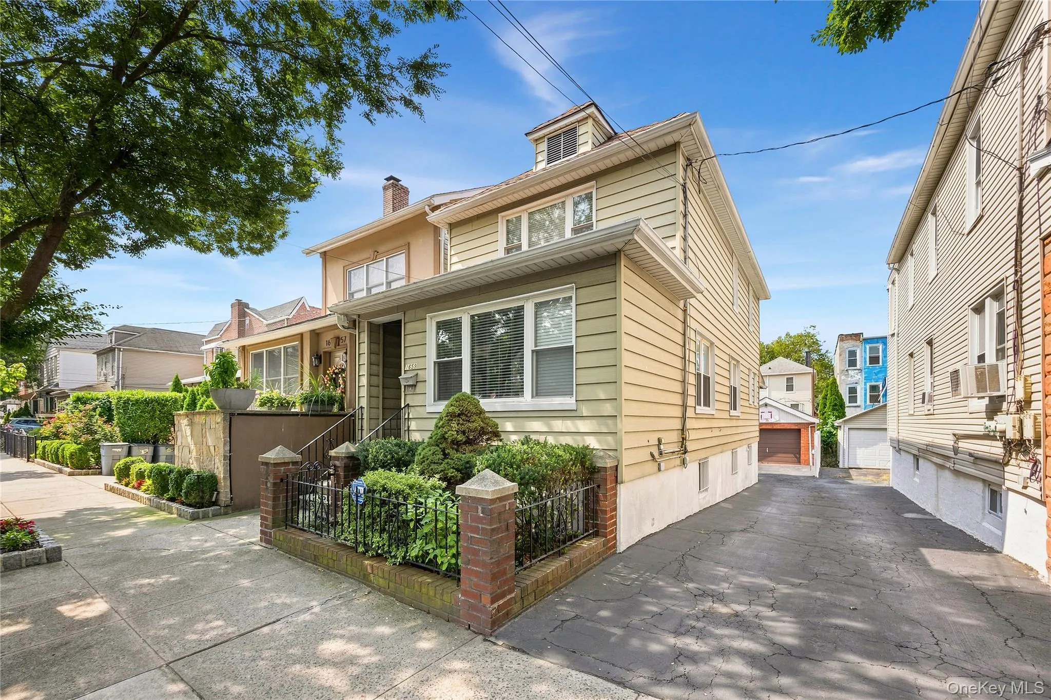 1659 Lurting Avenue, New York, NY, 3 Bedrooms Bedrooms, 8 Rooms Rooms,2 BathroomsBathrooms,Residential,For Rent,Lurting,0,1053247 1659 Lurting Avenue, New York, NY, 3 Bedrooms Bedrooms, 8 Rooms Rooms,2 BathroomsBathrooms,Residential,For Rent,Lurting,0,1053247
