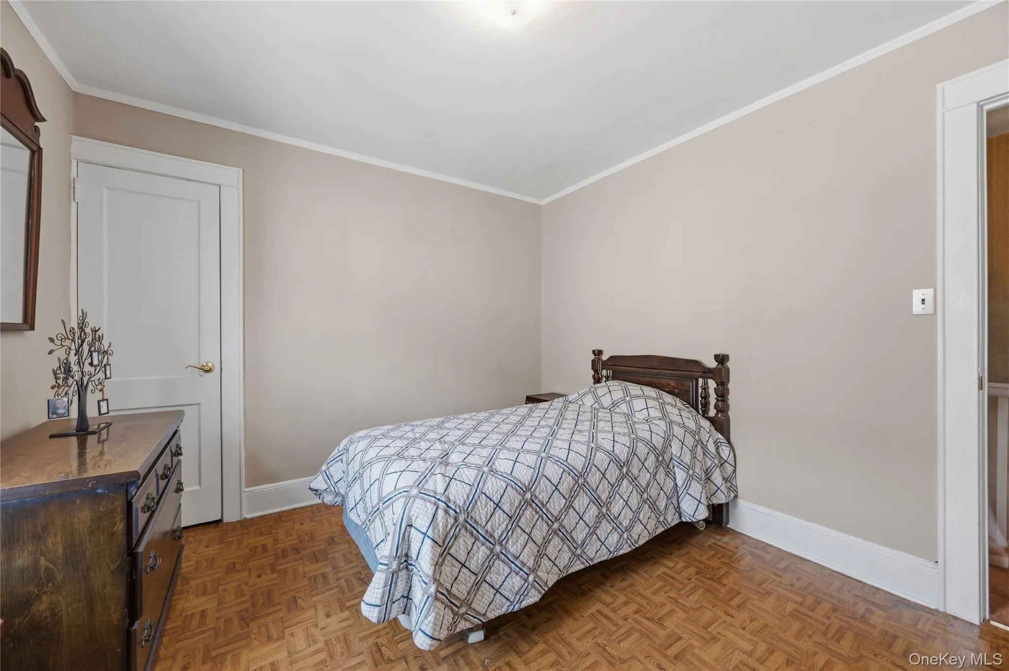 1659 Lurting Avenue, New York, NY, 3 Bedrooms Bedrooms, 8 Rooms Rooms,2 BathroomsBathrooms,Residential,For Rent,Lurting,0,1053247 1659 Lurting Avenue, New York, NY, 3 Bedrooms Bedrooms, 8 Rooms Rooms,2 BathroomsBathrooms,Residential,For Rent,Lurting,0,1053247
