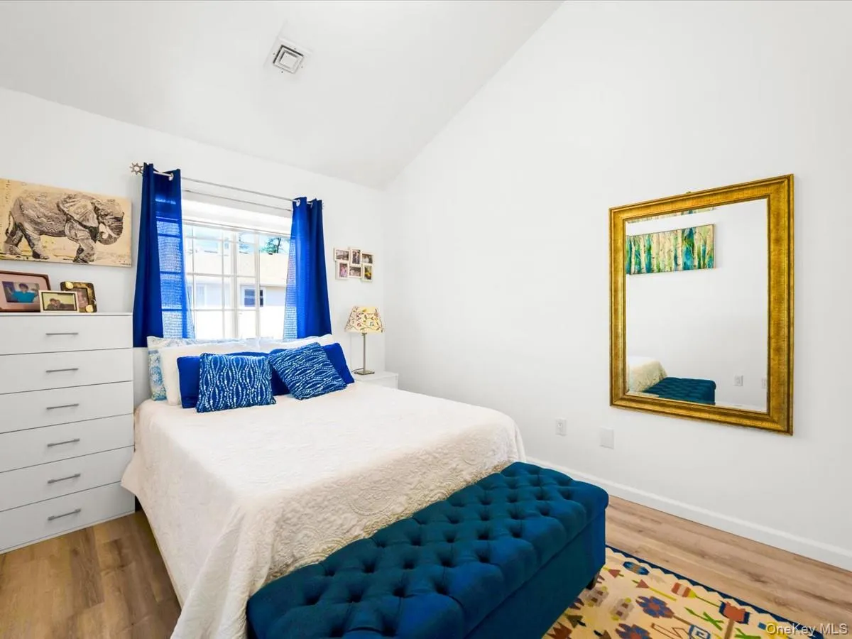 3rd floor, 2nd Bedroom 3rd floor, 2nd Bedroom