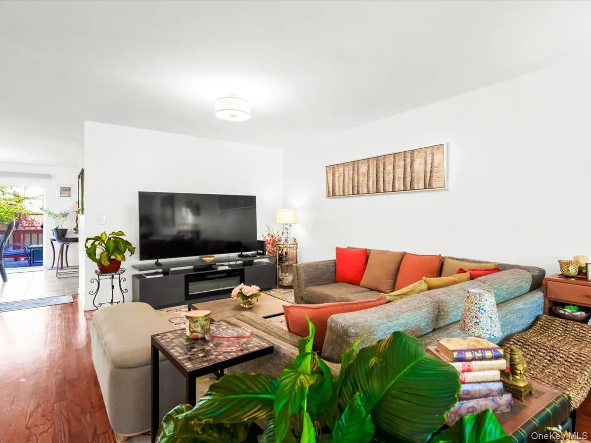 208 Hendrick Avenue, Glen Cove, NY, 3 Bedrooms Bedrooms, 7 Rooms Rooms,2 BathroomsBathrooms,Residential,For Rent,Hendrick,0,1053255 208 Hendrick Avenue, Glen Cove, NY, 3 Bedrooms Bedrooms, 7 Rooms Rooms,2 BathroomsBathrooms,Residential,For Rent,Hendrick,0,1053255