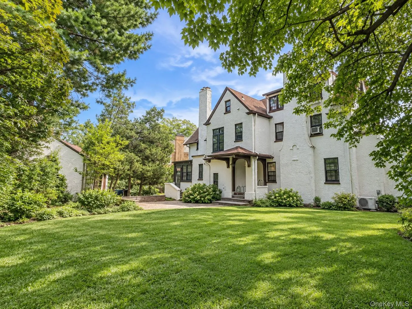 71 Arleigh Road, North Hempstead, NY, 5 Bedrooms Bedrooms, 10 Rooms Rooms,3 BathroomsBathrooms,Residential,For Rent,Arleigh,0,1053256 71 Arleigh Road, North Hempstead, NY, 5 Bedrooms Bedrooms, 10 Rooms Rooms,3 BathroomsBathrooms,Residential,For Rent,Arleigh,0,1053256