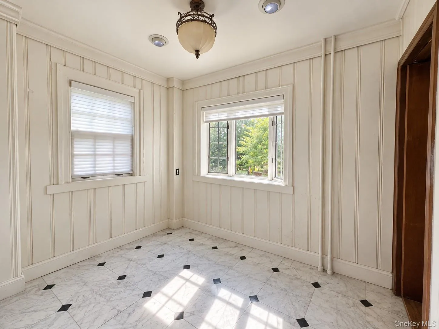 71 Arleigh Road, North Hempstead, NY, 5 Bedrooms Bedrooms, 10 Rooms Rooms,3 BathroomsBathrooms,Residential,For Rent,Arleigh,0,1053256 71 Arleigh Road, North Hempstead, NY, 5 Bedrooms Bedrooms, 10 Rooms Rooms,3 BathroomsBathrooms,Residential,For Rent,Arleigh,0,1053256