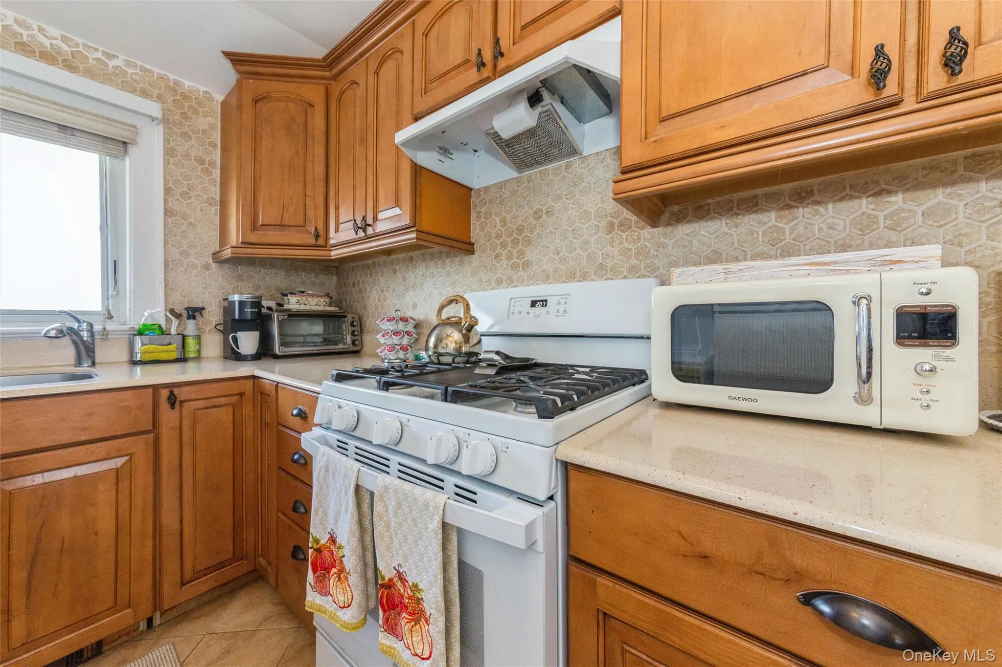 181 Suffolk Road, Hempstead, NY, 2 Bedrooms Bedrooms, 5 Rooms Rooms,1 BathroomBathrooms,Residential Lease,For Rent,Suffolk,0,1053257 181 Suffolk Road, Hempstead, NY, 2 Bedrooms Bedrooms, 5 Rooms Rooms,1 BathroomBathrooms,Residential Lease,For Rent,Suffolk,0,1053257