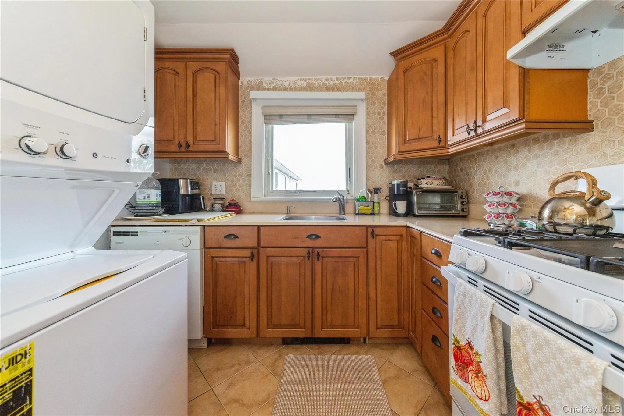 181 Suffolk Road, Hempstead, NY, 2 Bedrooms Bedrooms, 5 Rooms Rooms,1 BathroomBathrooms,Residential Lease,For Rent,Suffolk,0,1053257 181 Suffolk Road, Hempstead, NY, 2 Bedrooms Bedrooms, 5 Rooms Rooms,1 BathroomBathrooms,Residential Lease,For Rent,Suffolk,0,1053257
