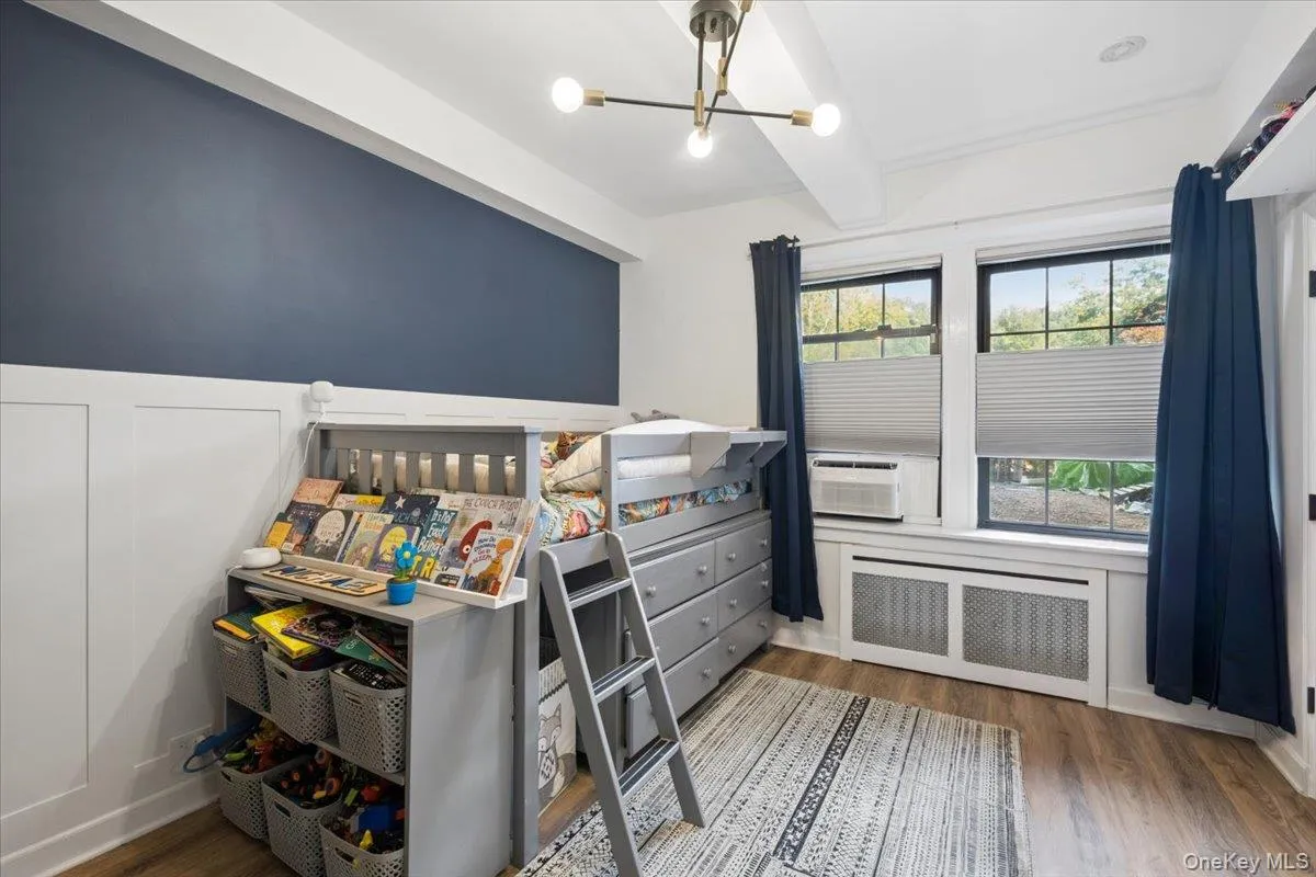 2nd Bedroom has very large closets 2nd Bedroom has very large closets