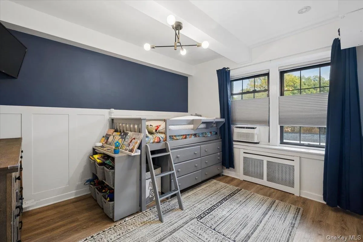 2nd Bedroom has very large closets 2nd Bedroom has very large closets