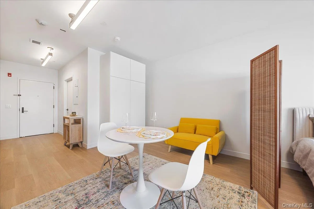 8 Chester Avenue, White Plains, NY, 1 Room Rooms,1 BathroomBathrooms,Residential Lease,For Rent,Chester,0,1053263 8 Chester Avenue, White Plains, NY, 1 Room Rooms,1 BathroomBathrooms,Residential Lease,For Rent,Chester,0,1053263