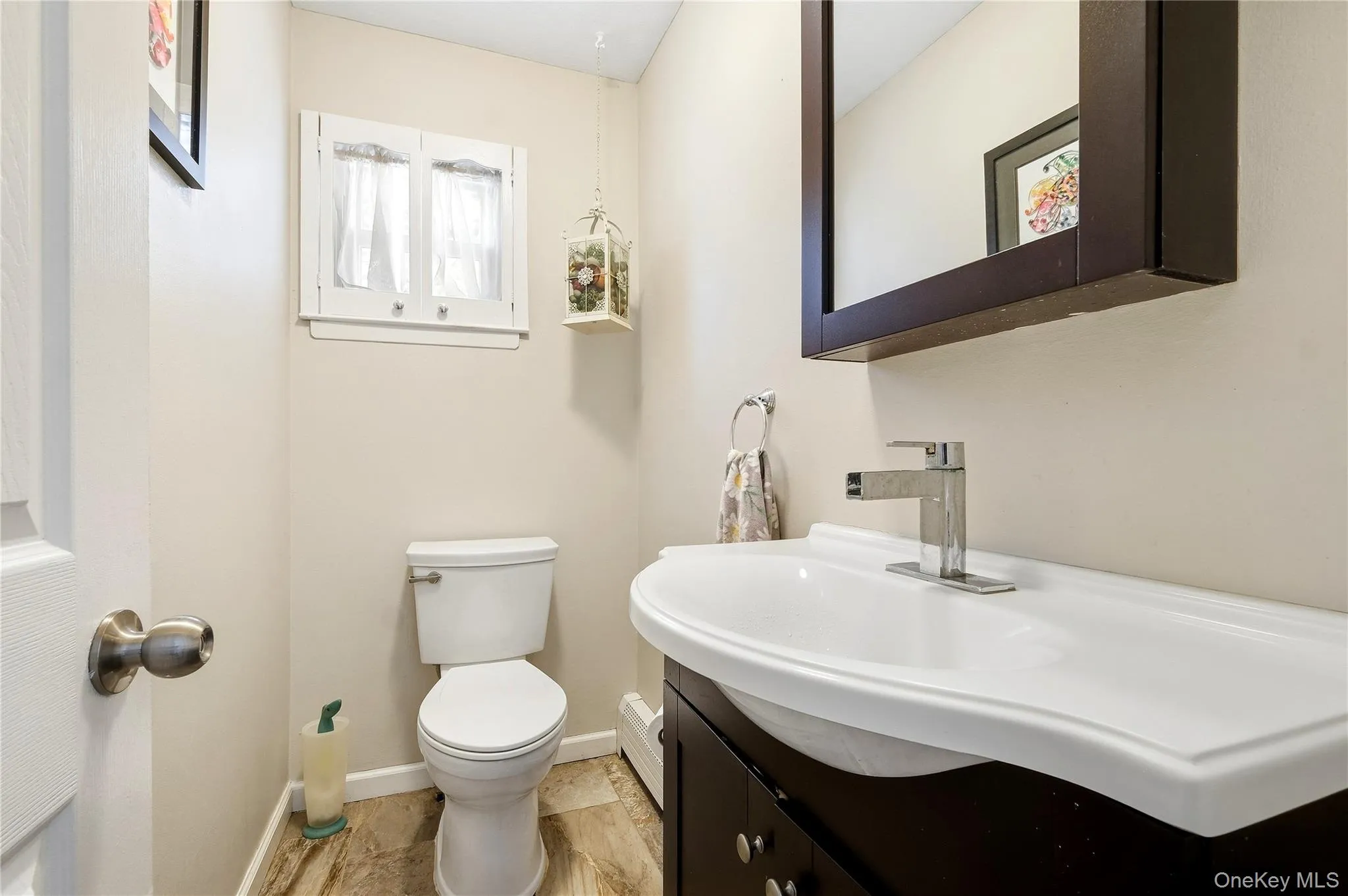 First floor 1/2 bathroom First floor 1/2 bathroom