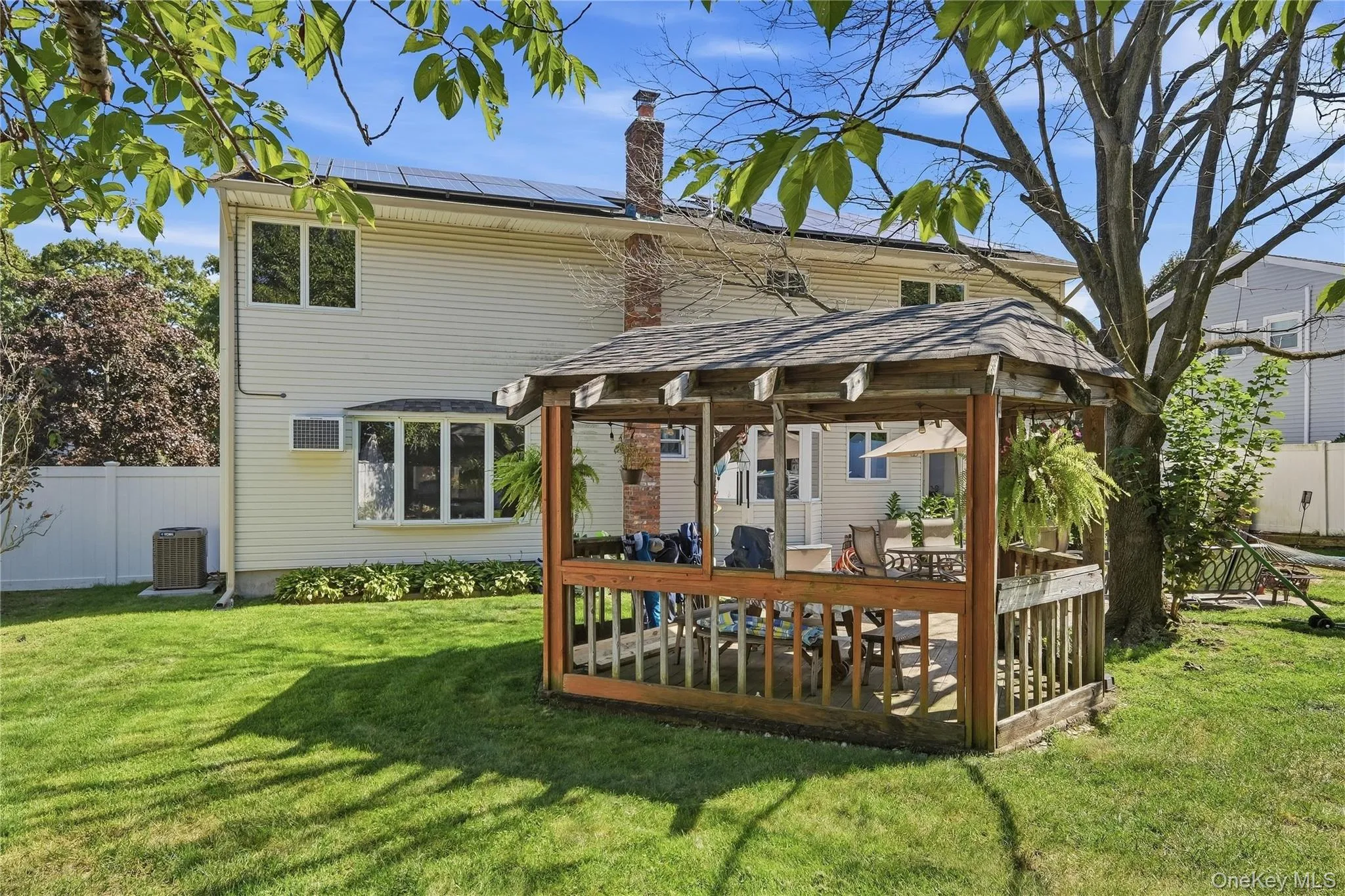 Backyard with Gazebo Backyard with Gazebo