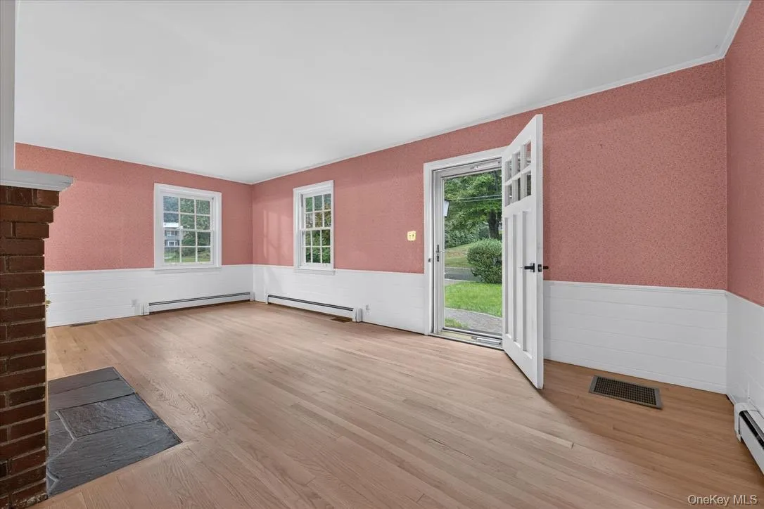 17 Pleasant View Avenue, Beacon, NY, 4 Bedrooms Bedrooms, 7 Rooms Rooms,2 BathroomsBathrooms,Residential,For Rent,Pleasant View,0,1053268 17 Pleasant View Avenue, Beacon, NY, 4 Bedrooms Bedrooms, 7 Rooms Rooms,2 BathroomsBathrooms,Residential,For Rent,Pleasant View,0,1053268