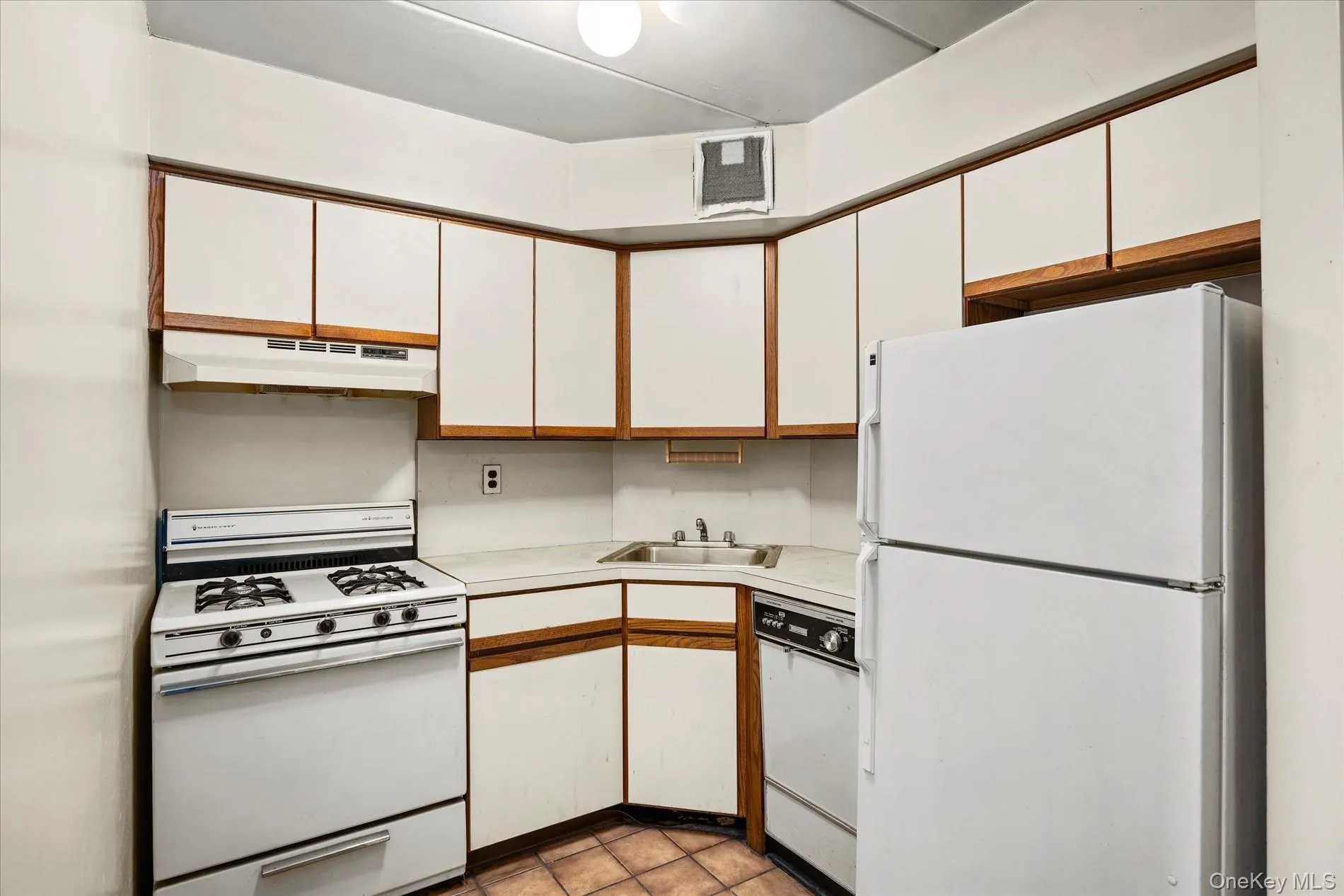 139-35 35th Avenue, New York, NY, 2 Bedrooms Bedrooms, 5 Rooms Rooms,2 BathroomsBathrooms,Residential,For Rent,35th,0,1053292 139-35 35th Avenue, New York, NY, 2 Bedrooms Bedrooms, 5 Rooms Rooms,2 BathroomsBathrooms,Residential,For Rent,35th,0,1053292