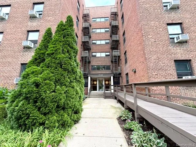 73-23 210th Street, New York, NY, 1 Bedroom Bedrooms, 3 Rooms Rooms,1 BathroomBathrooms,Residential,For Rent,210th,0,1053300 73-23 210th Street, New York, NY, 1 Bedroom Bedrooms, 3 Rooms Rooms,1 BathroomBathrooms,Residential,For Rent,210th,0,1053300