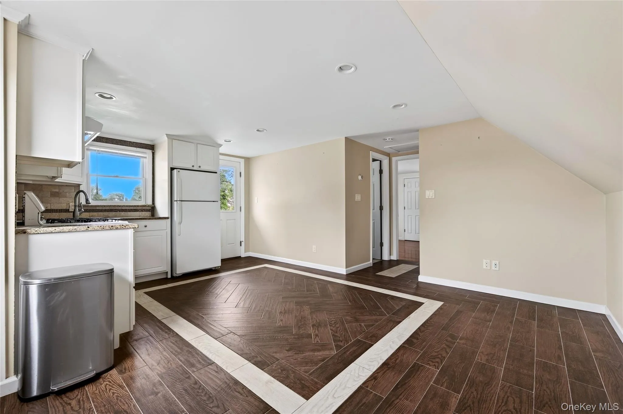 120 Evelyn Avenue, North Hempstead, NY, 1 Bedroom Bedrooms, 3 Room Rooms,1 BathroomBathrooms,Residential Lease,For Rent,Evelyn,0,1053302 120 Evelyn Avenue, North Hempstead, NY, 1 Bedroom Bedrooms, 3 Room Rooms,1 BathroomBathrooms,Residential Lease,For Rent,Evelyn,0,1053302