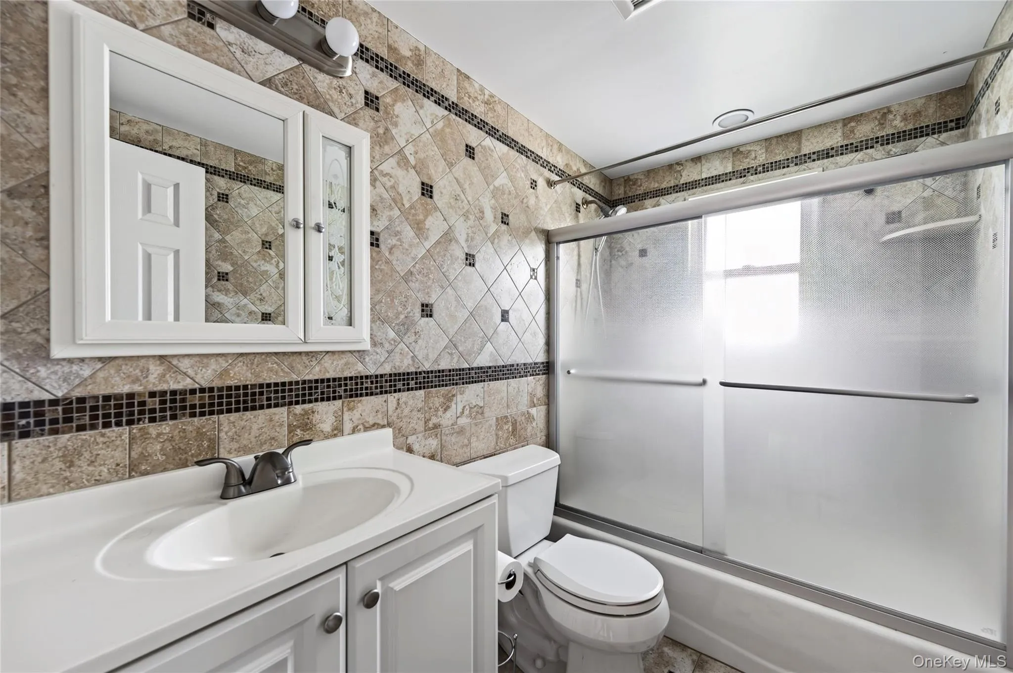 120 Evelyn Avenue, North Hempstead, NY, 1 Bedroom Bedrooms, 3 Room Rooms,1 BathroomBathrooms,Residential Lease,For Rent,Evelyn,0,1053302 120 Evelyn Avenue, North Hempstead, NY, 1 Bedroom Bedrooms, 3 Room Rooms,1 BathroomBathrooms,Residential Lease,For Rent,Evelyn,0,1053302