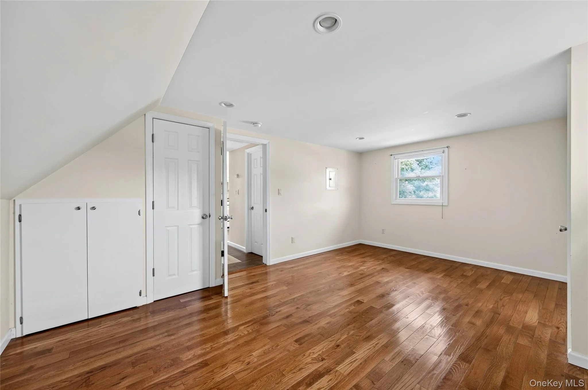 120 Evelyn Avenue, North Hempstead, NY, 1 Bedroom Bedrooms, 3 Room Rooms,1 BathroomBathrooms,Residential Lease,For Rent,Evelyn,0,1053302 120 Evelyn Avenue, North Hempstead, NY, 1 Bedroom Bedrooms, 3 Room Rooms,1 BathroomBathrooms,Residential Lease,For Rent,Evelyn,0,1053302
