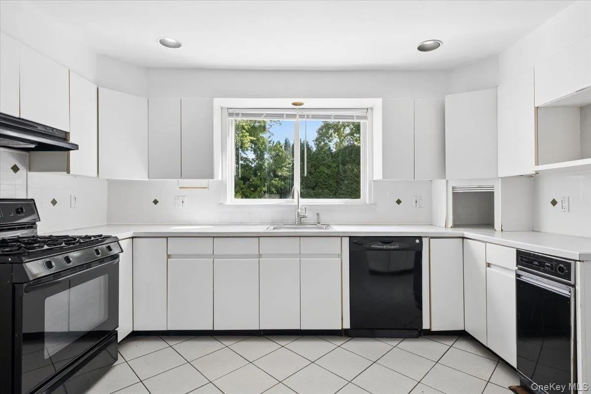 65 Sherwood Drive, Mamaroneck, NY, 3 Bedrooms Bedrooms, 10 Rooms Rooms,2 BathroomsBathrooms,Residential,For Rent,Sherwood,0,1053306 65 Sherwood Drive, Mamaroneck, NY, 3 Bedrooms Bedrooms, 10 Rooms Rooms,2 BathroomsBathrooms,Residential,For Rent,Sherwood,0,1053306