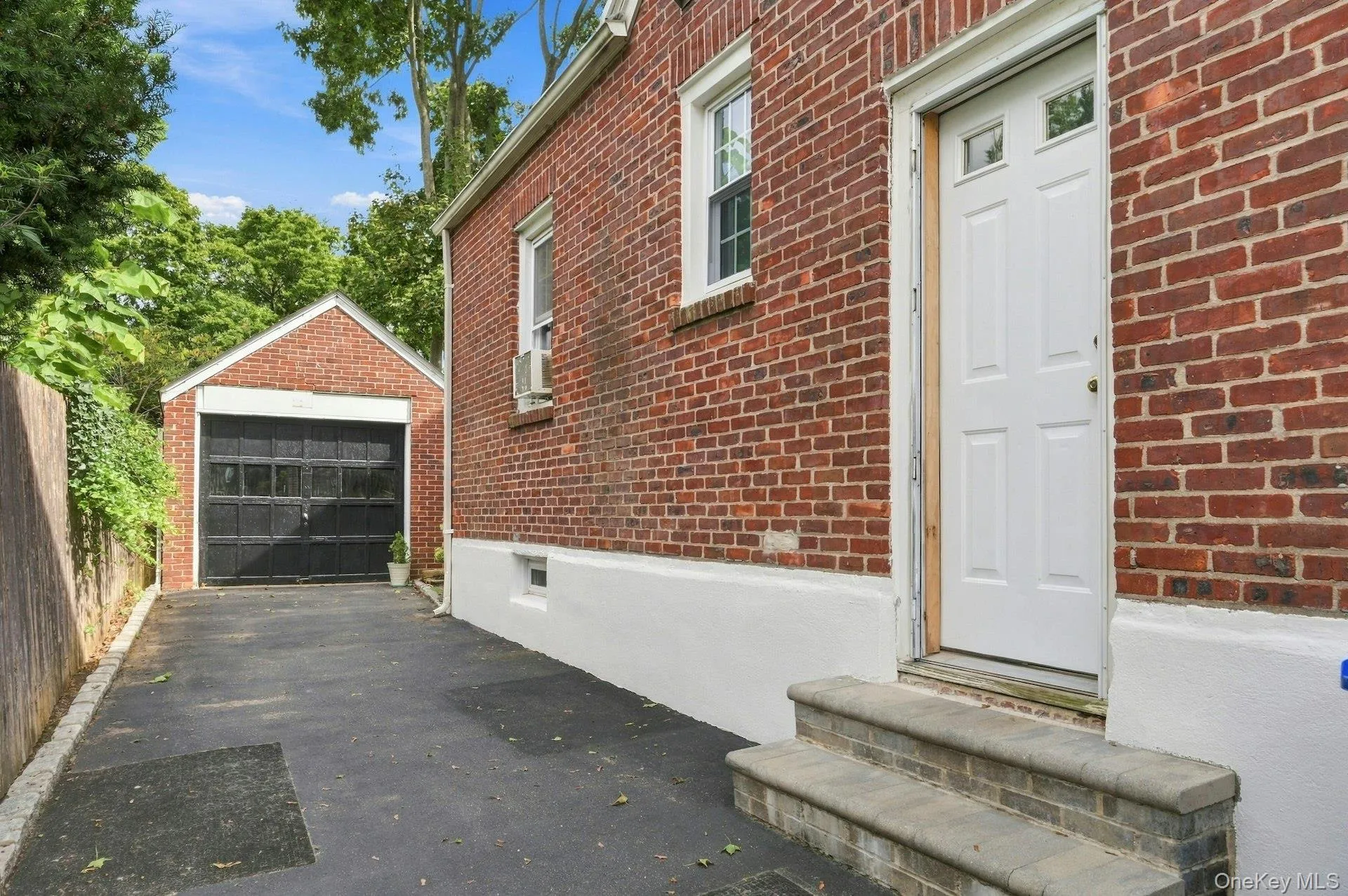 116 Wyman Avenue, Huntington, NY, 4 Bedrooms Bedrooms, 8 Rooms Rooms,1 BathroomBathrooms,Residential,For Rent,Wyman,0,1053309 116 Wyman Avenue, Huntington, NY, 4 Bedrooms Bedrooms, 8 Rooms Rooms,1 BathroomBathrooms,Residential,For Rent,Wyman,0,1053309