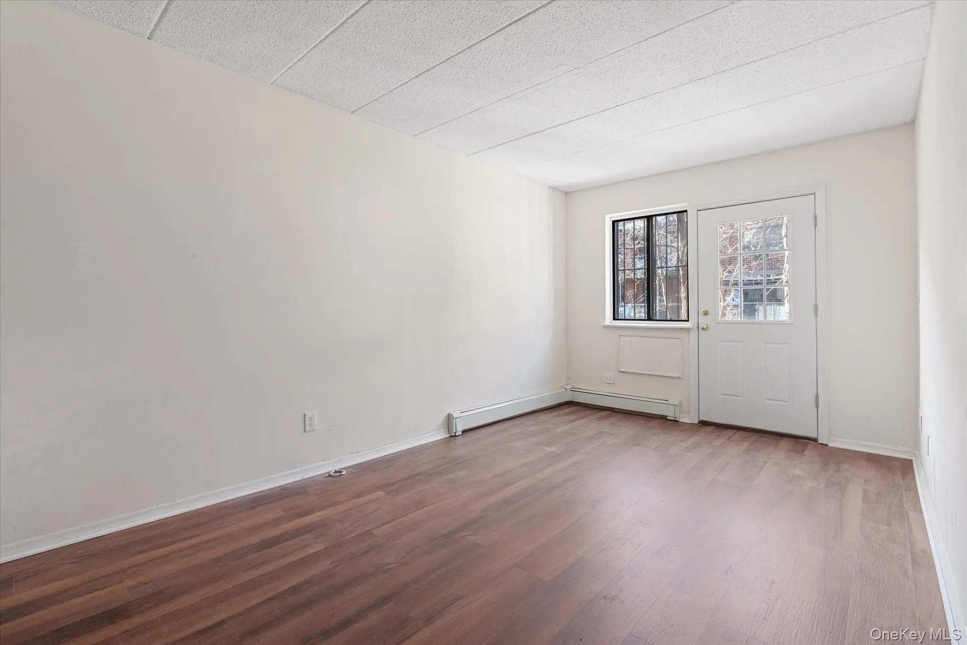 140-12 33rd Avenue, New York, NY, 1 Bedroom Bedrooms, 2 Rooms Rooms,1 BathroomBathrooms,Residential,For Rent,33rd,0,1053314 140-12 33rd Avenue, New York, NY, 1 Bedroom Bedrooms, 2 Rooms Rooms,1 BathroomBathrooms,Residential,For Rent,33rd,0,1053314