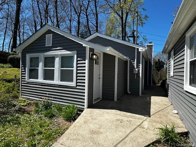 21 West Drive, North Hempstead, NY, 1 Bedroom Bedrooms, 3 Rooms Rooms,1 BathroomBathrooms,Residential Lease,For Rent,West,0,1053319 21 West Drive, North Hempstead, NY, 1 Bedroom Bedrooms, 3 Rooms Rooms,1 BathroomBathrooms,Residential Lease,For Rent,West,0,1053319