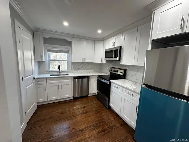 21 West Drive, North Hempstead, NY, 1 Bedroom Bedrooms, 3 Rooms Rooms,1 BathroomBathrooms,Residential Lease,For Rent,West,0,1053319 21 West Drive, North Hempstead, NY, 1 Bedroom Bedrooms, 3 Rooms Rooms,1 BathroomBathrooms,Residential Lease,For Rent,West,0,1053319