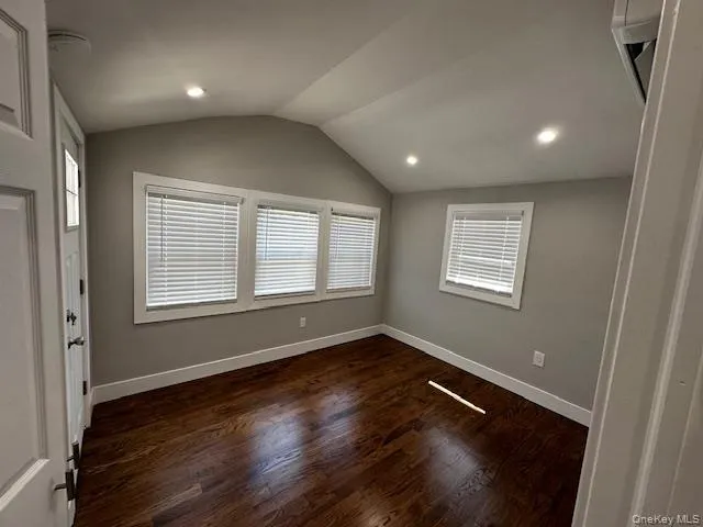21 West Drive, North Hempstead, NY, 1 Bedroom Bedrooms, 3 Rooms Rooms,1 BathroomBathrooms,Residential Lease,For Rent,West,0,1053319 21 West Drive, North Hempstead, NY, 1 Bedroom Bedrooms, 3 Rooms Rooms,1 BathroomBathrooms,Residential Lease,For Rent,West,0,1053319