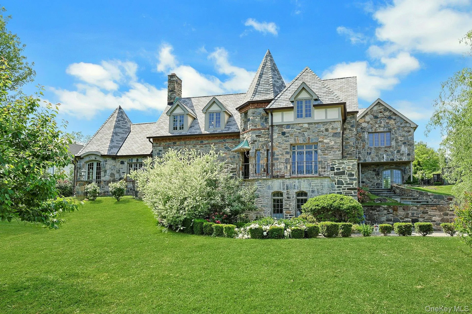 77 Deerhurst Road, Yonkers, NY, 4 Bedrooms Bedrooms, 11 Rooms Rooms,2 BathroomsBathrooms,Residential Lease,For Rent,Deerhurst,0,1053323 77 Deerhurst Road, Yonkers, NY, 4 Bedrooms Bedrooms, 11 Rooms Rooms,2 BathroomsBathrooms,Residential Lease,For Rent,Deerhurst,0,1053323