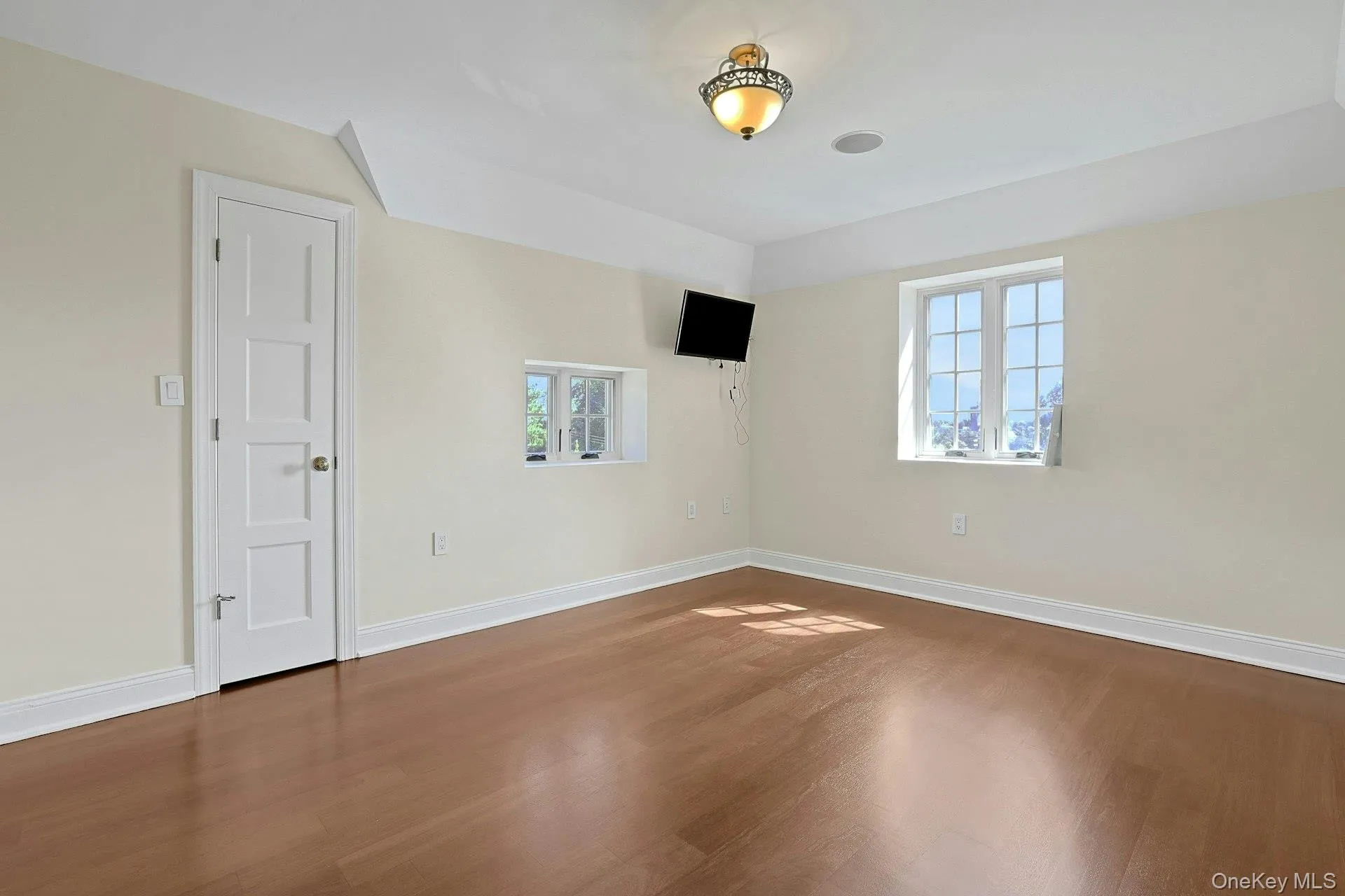77 Deerhurst Road, Yonkers, NY, 4 Bedrooms Bedrooms, 11 Rooms Rooms,2 BathroomsBathrooms,Residential Lease,For Rent,Deerhurst,0,1053323 77 Deerhurst Road, Yonkers, NY, 4 Bedrooms Bedrooms, 11 Rooms Rooms,2 BathroomsBathrooms,Residential Lease,For Rent,Deerhurst,0,1053323