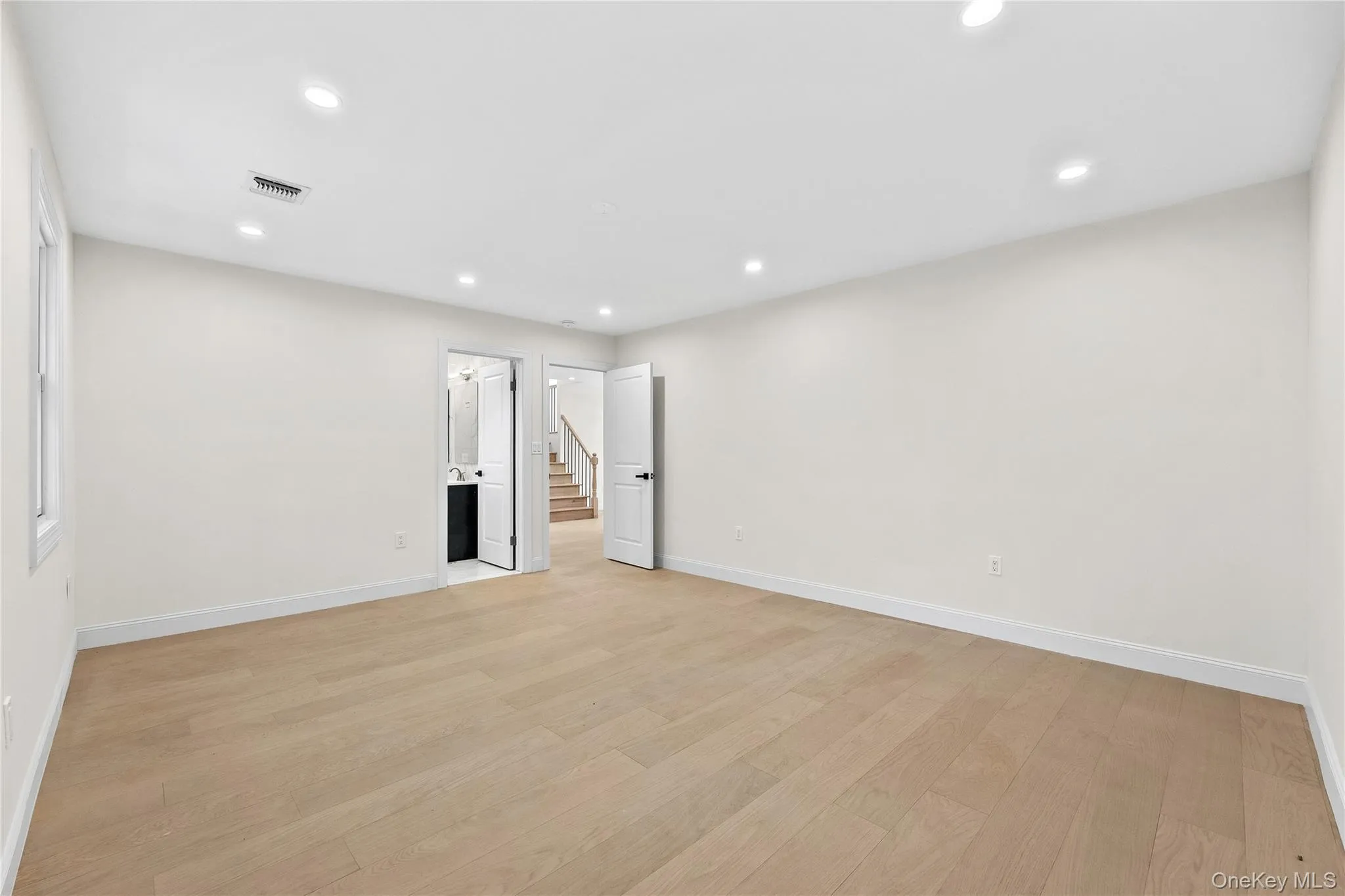 2 CIRCLE Drive, Oyster Bay, NY, 4 Bedrooms Bedrooms, 14 Rooms Rooms,5 BathroomsBathrooms,Residential,For Rent,CIRCLE,0,1053329 2 CIRCLE Drive, Oyster Bay, NY, 4 Bedrooms Bedrooms, 14 Rooms Rooms,5 BathroomsBathrooms,Residential,For Rent,CIRCLE,0,1053329