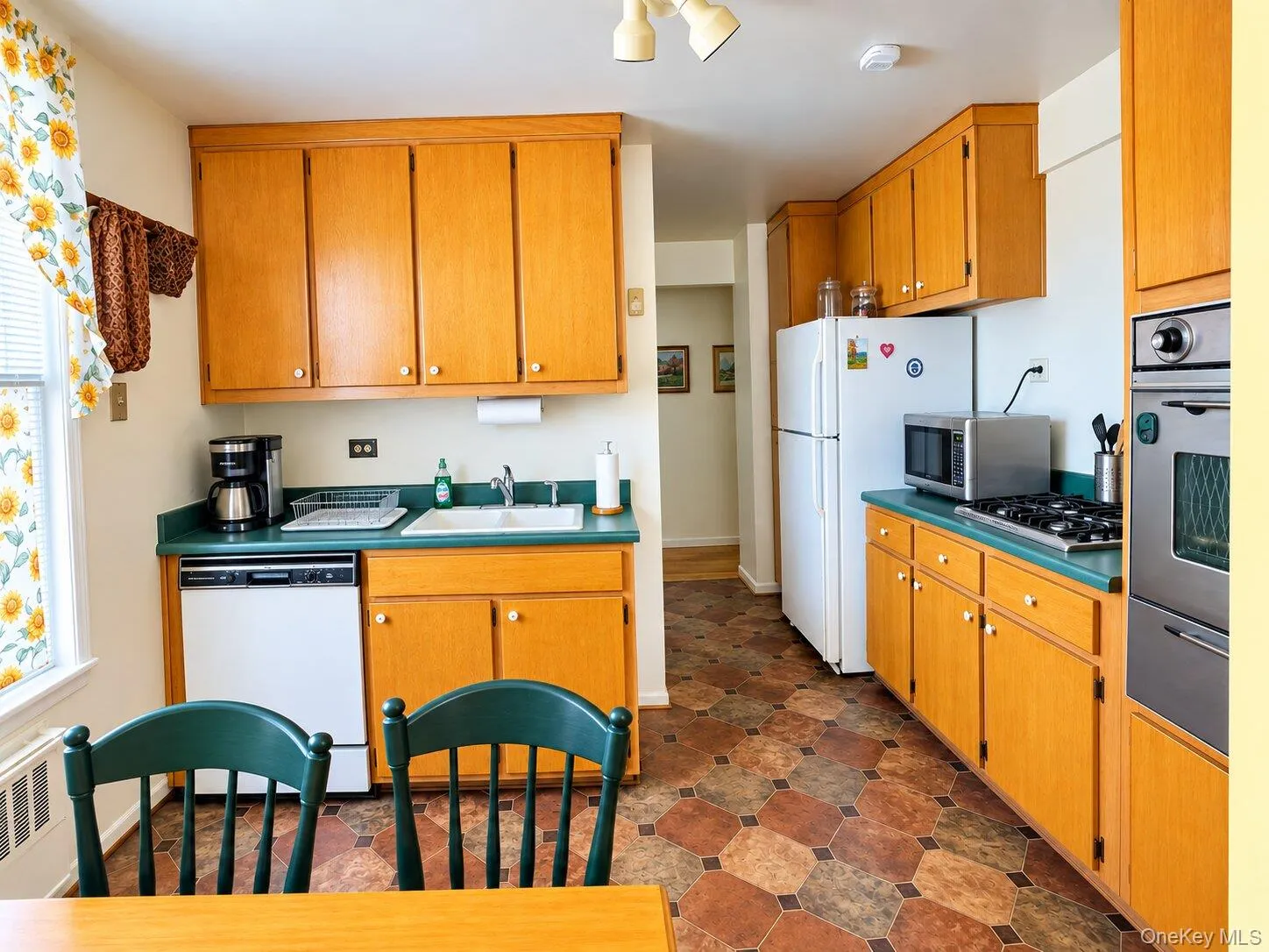 60-11 Broadway, New York, NY, 2 Bedrooms Bedrooms, 4 Rooms Rooms,1 BathroomBathrooms,Residential,For Rent,Broadway,0,1053333 60-11 Broadway, New York, NY, 2 Bedrooms Bedrooms, 4 Rooms Rooms,1 BathroomBathrooms,Residential,For Rent,Broadway,0,1053333
