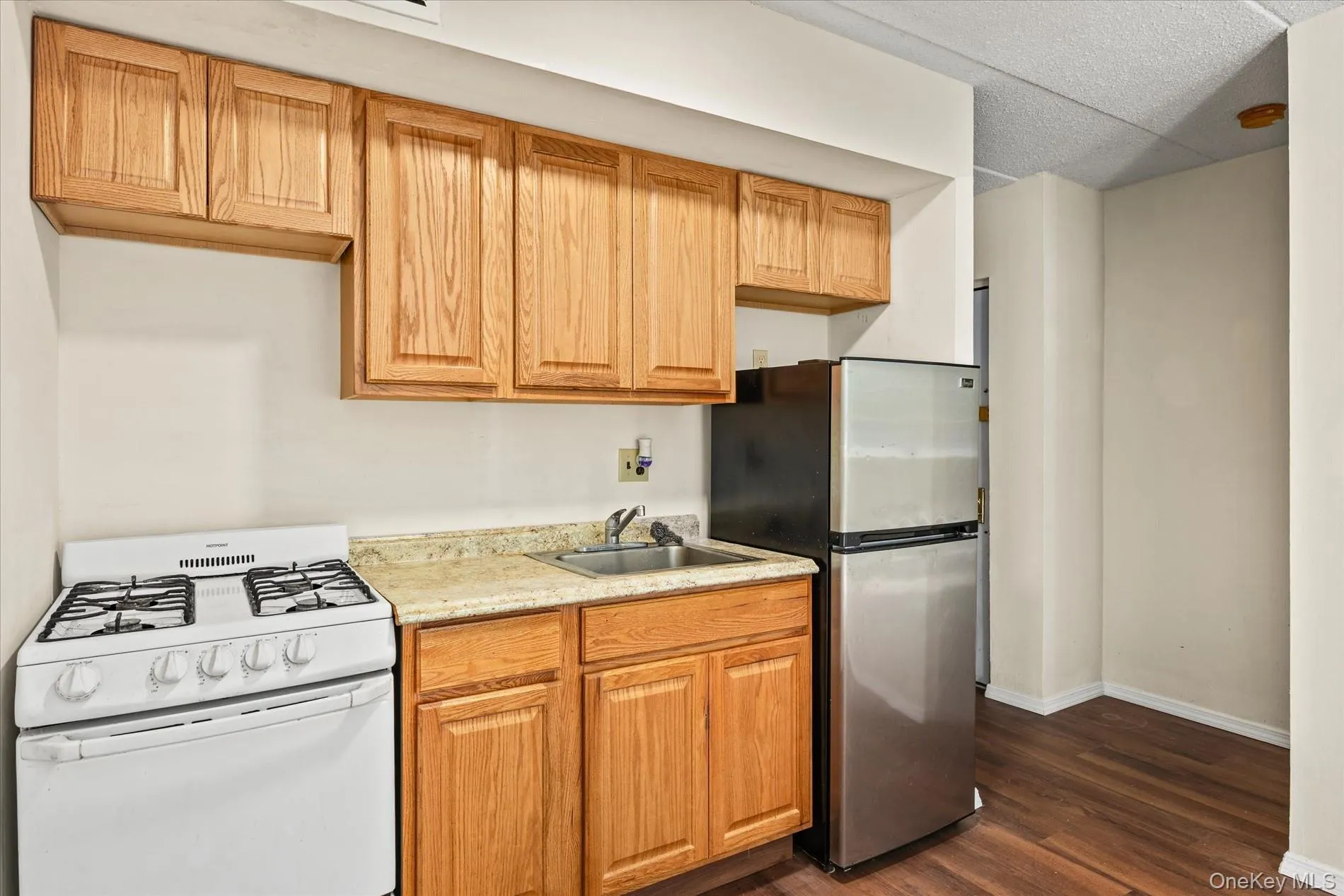 140-14 33rd Avenue, New York, NY, 1 Bedroom Bedrooms, 2 Rooms Rooms,1 BathroomBathrooms,Residential,For Rent,33rd,0,1053345 140-14 33rd Avenue, New York, NY, 1 Bedroom Bedrooms, 2 Rooms Rooms,1 BathroomBathrooms,Residential,For Rent,33rd,0,1053345