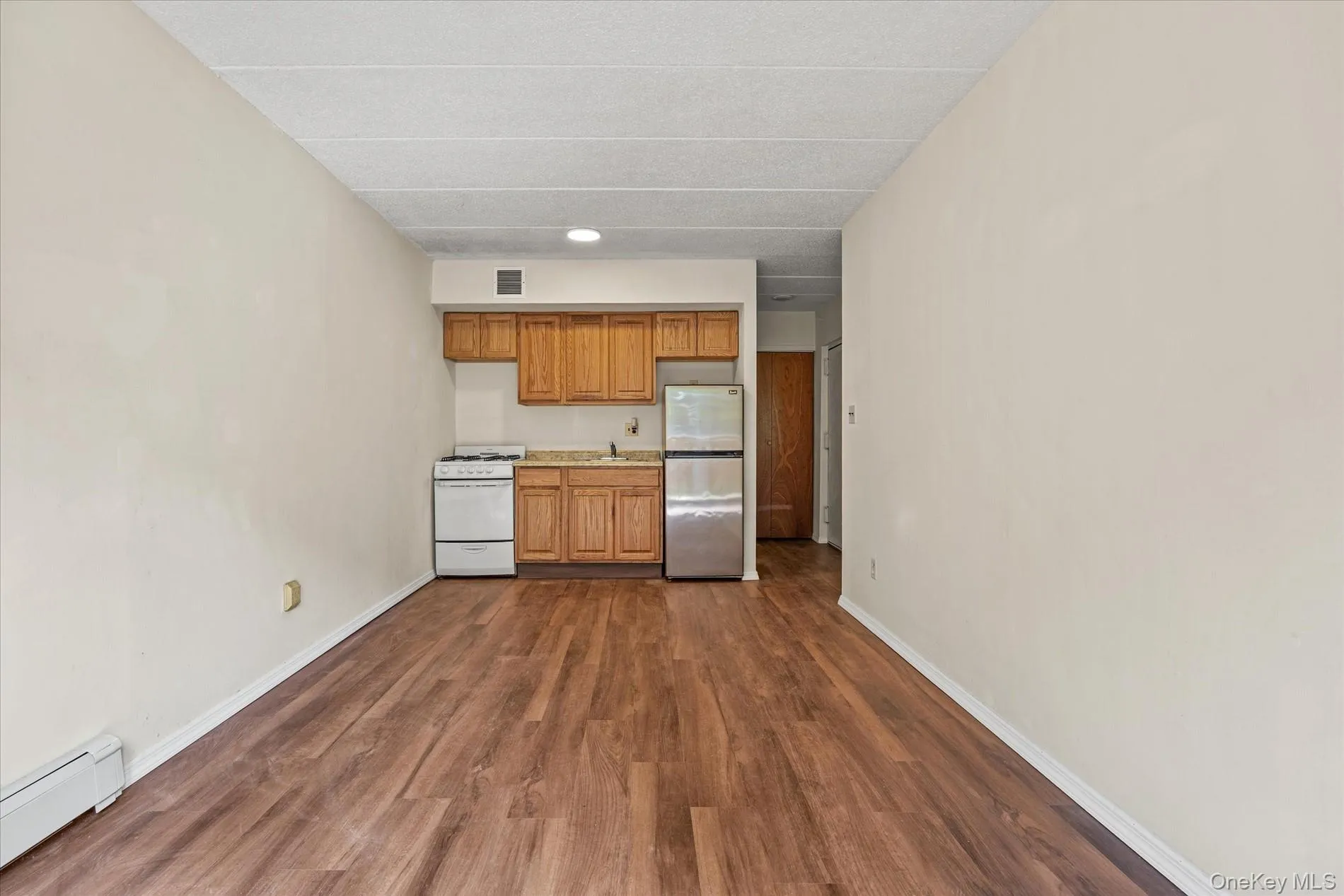 140-14 33rd Avenue, New York, NY, 1 Bedroom Bedrooms, 2 Rooms Rooms,1 BathroomBathrooms,Residential,For Rent,33rd,0,1053345 140-14 33rd Avenue, New York, NY, 1 Bedroom Bedrooms, 2 Rooms Rooms,1 BathroomBathrooms,Residential,For Rent,33rd,0,1053345