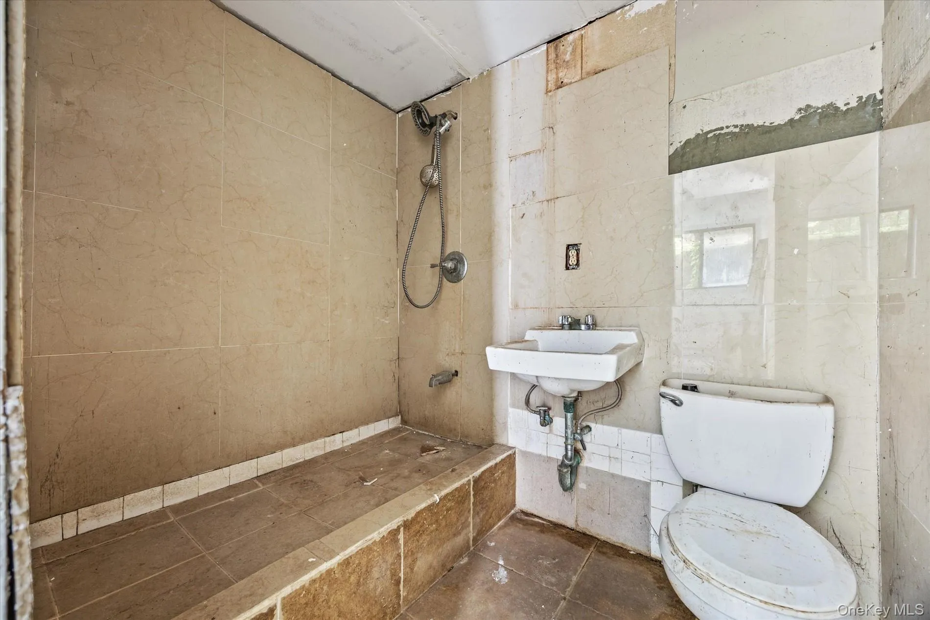 140-14 33rd Avenue, New York, NY, 1 Bedroom Bedrooms, 2 Rooms Rooms,1 BathroomBathrooms,Residential,For Rent,33rd,0,1053345 140-14 33rd Avenue, New York, NY, 1 Bedroom Bedrooms, 2 Rooms Rooms,1 BathroomBathrooms,Residential,For Rent,33rd,0,1053345