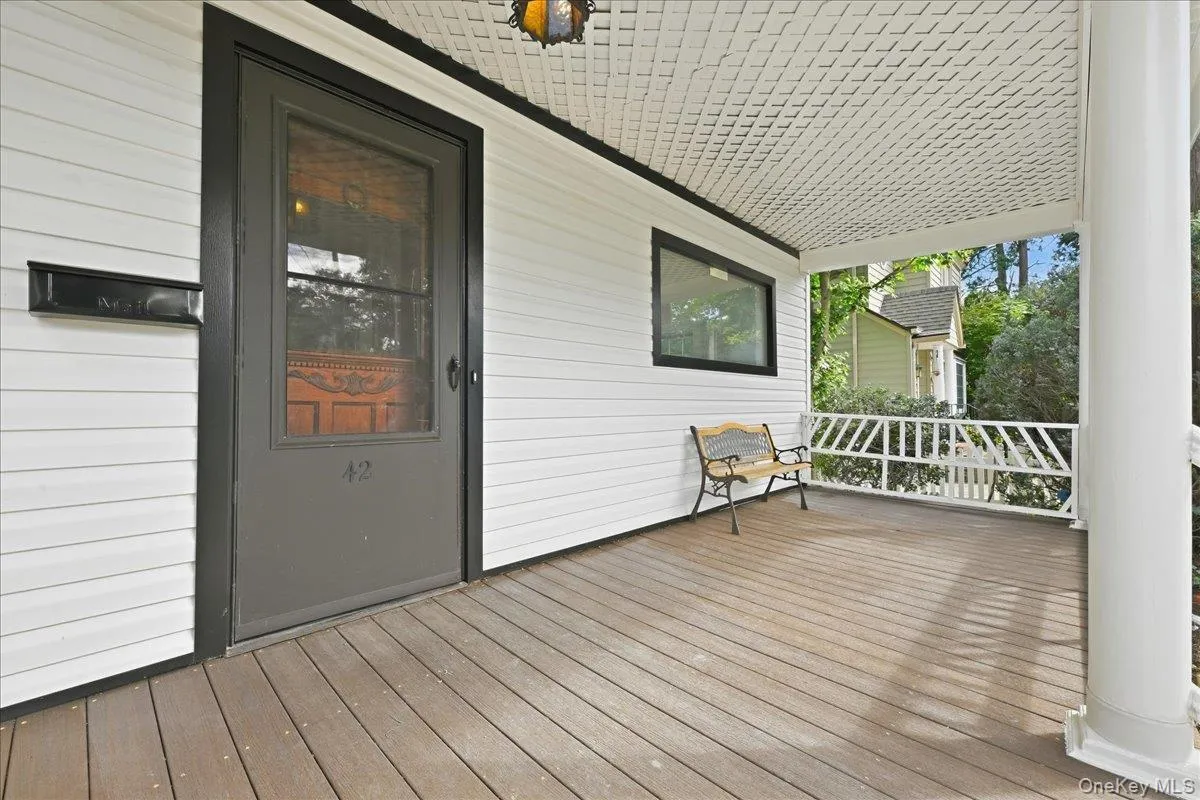 42 Chestnut Street, Glen Cove, NY, 3 Bedrooms Bedrooms, 7 Rooms Rooms,1 BathroomBathrooms,Residential Lease,For Rent,Chestnut,0,1053350 42 Chestnut Street, Glen Cove, NY, 3 Bedrooms Bedrooms, 7 Rooms Rooms,1 BathroomBathrooms,Residential Lease,For Rent,Chestnut,0,1053350