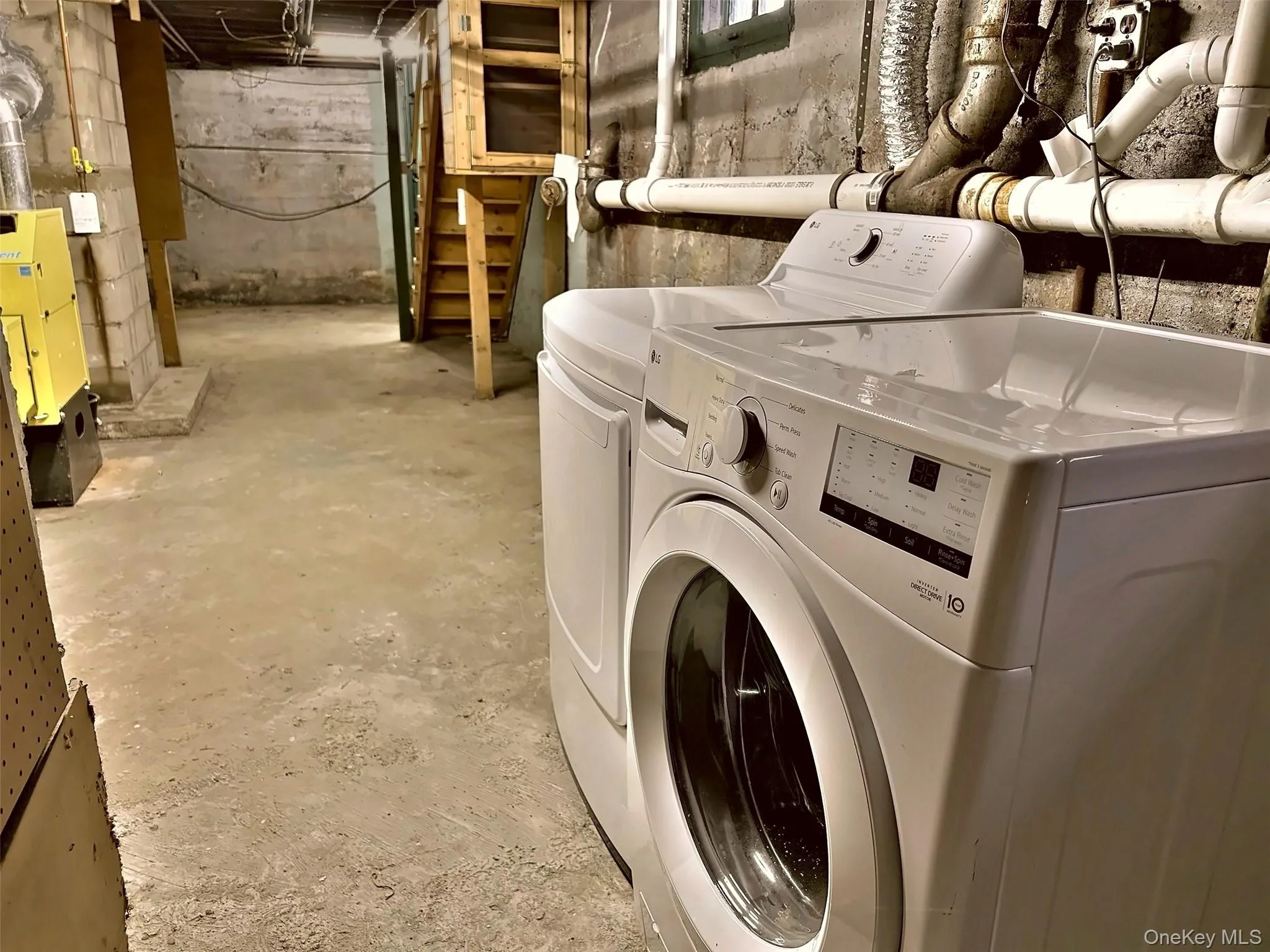 42 Chestnut Street, Glen Cove, NY, 3 Bedrooms Bedrooms, 7 Rooms Rooms,1 BathroomBathrooms,Residential Lease,For Rent,Chestnut,0,1053350 42 Chestnut Street, Glen Cove, NY, 3 Bedrooms Bedrooms, 7 Rooms Rooms,1 BathroomBathrooms,Residential Lease,For Rent,Chestnut,0,1053350