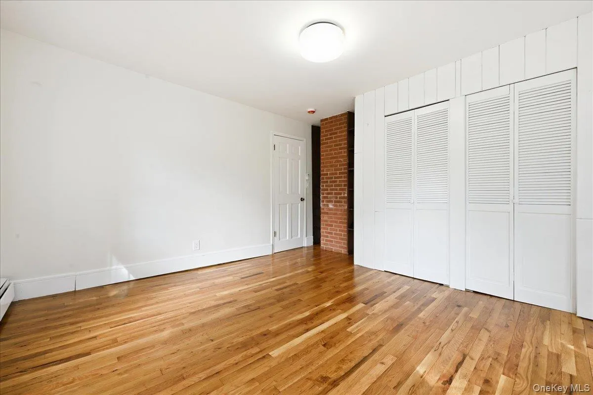 42 Chestnut Street, Glen Cove, NY, 3 Bedrooms Bedrooms, 7 Rooms Rooms,1 BathroomBathrooms,Residential Lease,For Rent,Chestnut,0,1053350 42 Chestnut Street, Glen Cove, NY, 3 Bedrooms Bedrooms, 7 Rooms Rooms,1 BathroomBathrooms,Residential Lease,For Rent,Chestnut,0,1053350