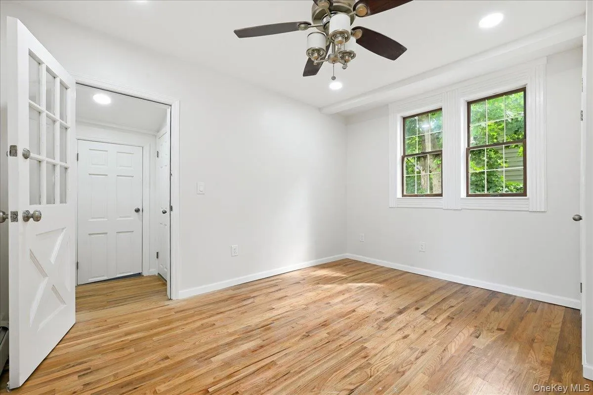 42 Chestnut Street, Glen Cove, NY, 3 Bedrooms Bedrooms, 7 Rooms Rooms,1 BathroomBathrooms,Residential Lease,For Rent,Chestnut,0,1053350 42 Chestnut Street, Glen Cove, NY, 3 Bedrooms Bedrooms, 7 Rooms Rooms,1 BathroomBathrooms,Residential Lease,For Rent,Chestnut,0,1053350