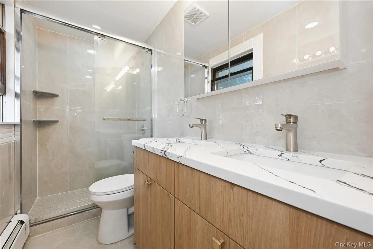 42 Chestnut Street, Glen Cove, NY, 3 Bedrooms Bedrooms, 7 Rooms Rooms,1 BathroomBathrooms,Residential Lease,For Rent,Chestnut,0,1053350 42 Chestnut Street, Glen Cove, NY, 3 Bedrooms Bedrooms, 7 Rooms Rooms,1 BathroomBathrooms,Residential Lease,For Rent,Chestnut,0,1053350