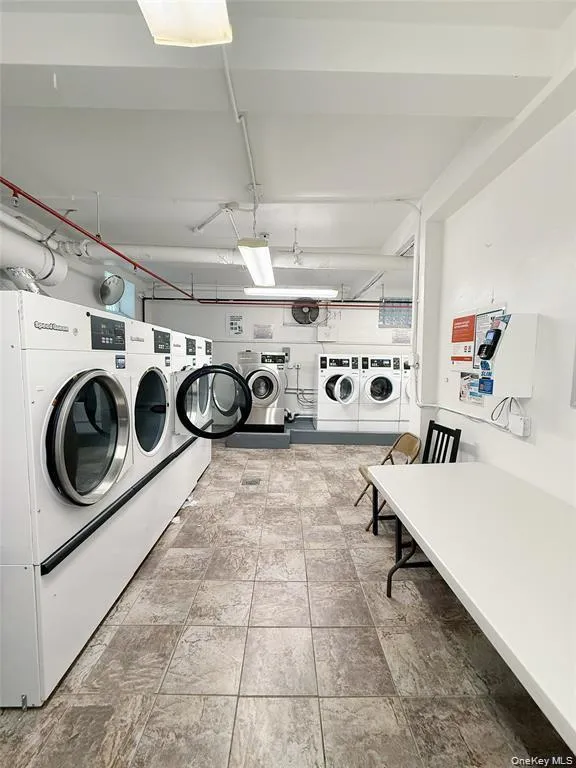 15020 71 Avenue, New York, NY, 2 Bedrooms Bedrooms, 4 Rooms Rooms,1 BathroomBathrooms,Residential,For Rent,71,0,1053359 15020 71 Avenue, New York, NY, 2 Bedrooms Bedrooms, 4 Rooms Rooms,1 BathroomBathrooms,Residential,For Rent,71,0,1053359