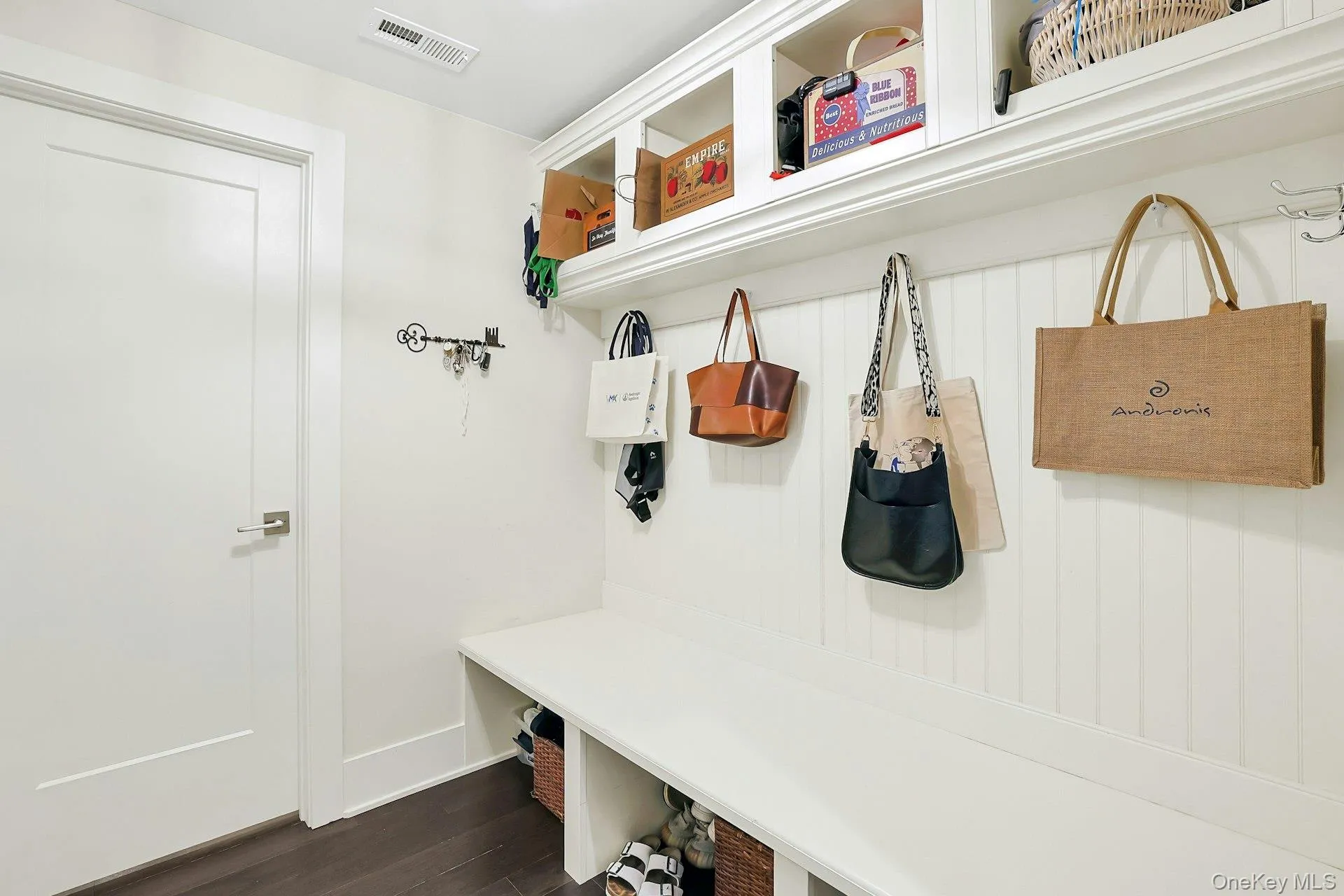 Convenient Mudroom Convenient Mudroom