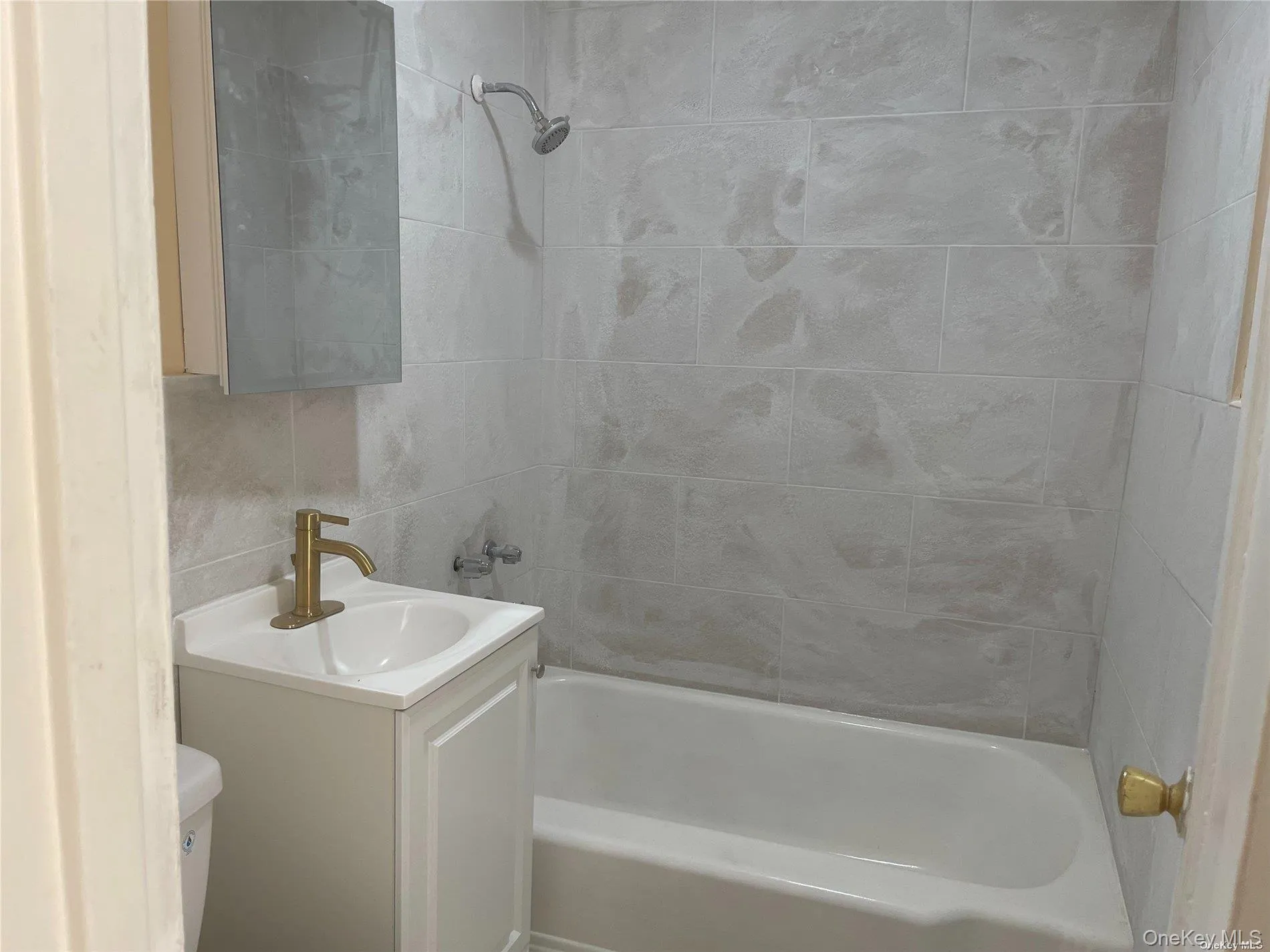 214-11B Hillside Avenue, New York, NY, 1 Bedroom Bedrooms, 5 Room Rooms,1 BathroomBathrooms,Residential Lease,For Rent,Hillside,0,1053369 214-11B Hillside Avenue, New York, NY, 1 Bedroom Bedrooms, 5 Room Rooms,1 BathroomBathrooms,Residential Lease,For Rent,Hillside,0,1053369