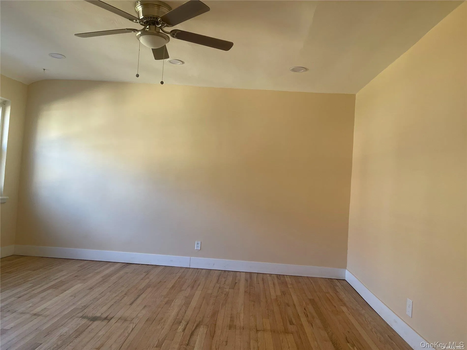 214-11B Hillside Avenue, New York, NY, 1 Bedroom Bedrooms, 5 Room Rooms,1 BathroomBathrooms,Residential Lease,For Rent,Hillside,0,1053369 214-11B Hillside Avenue, New York, NY, 1 Bedroom Bedrooms, 5 Room Rooms,1 BathroomBathrooms,Residential Lease,For Rent,Hillside,0,1053369